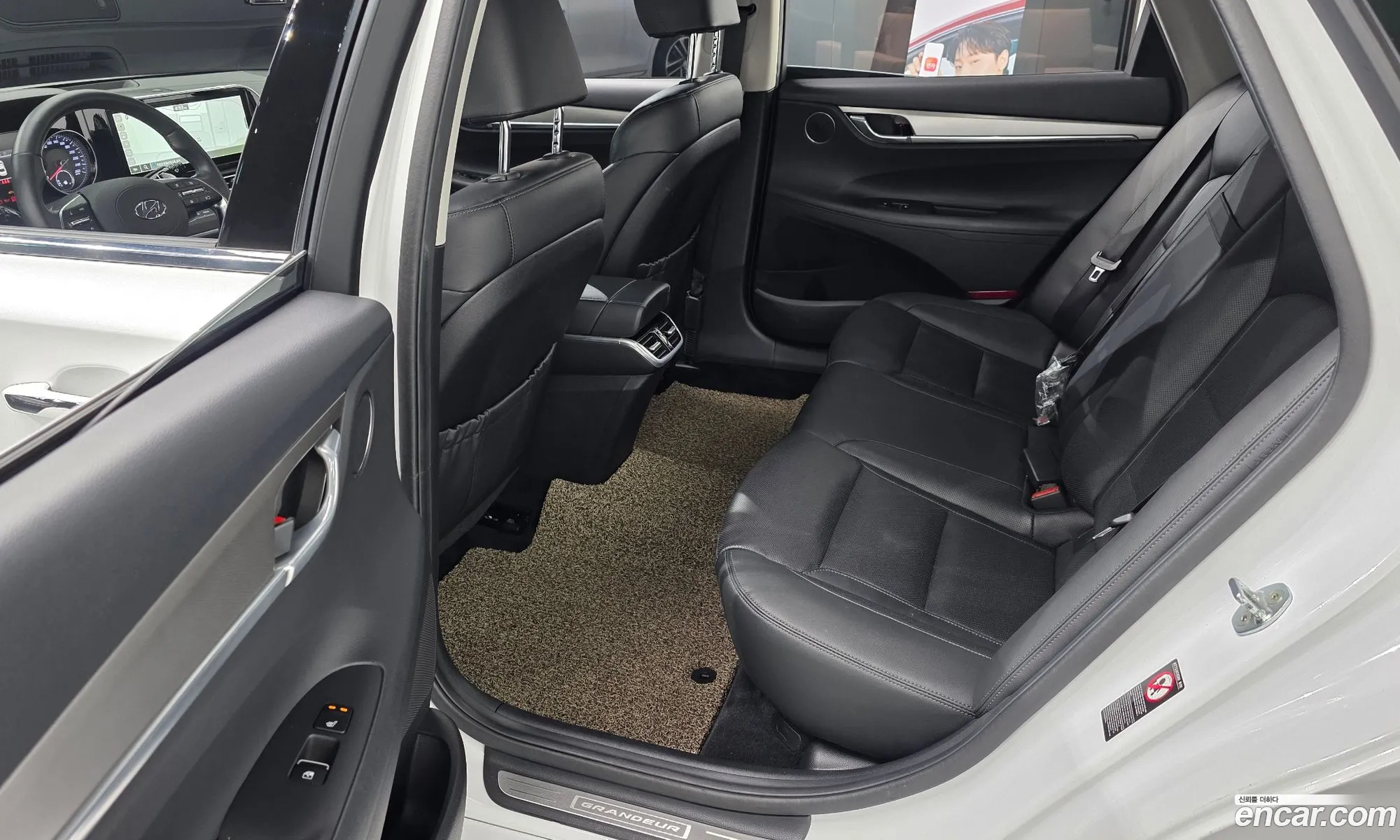 Hyundai Grandeur IG 2020 — 32