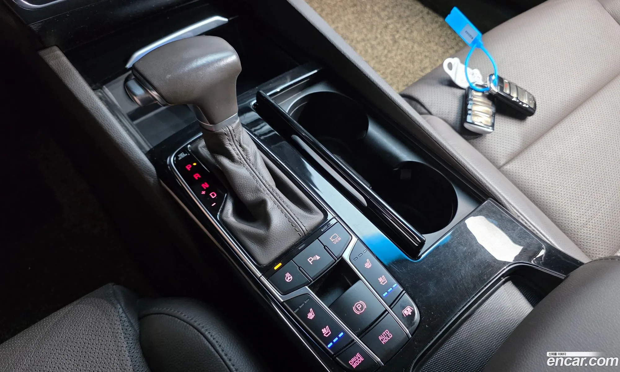 Kia K7 2018 KNALB416BJA125812 — 7