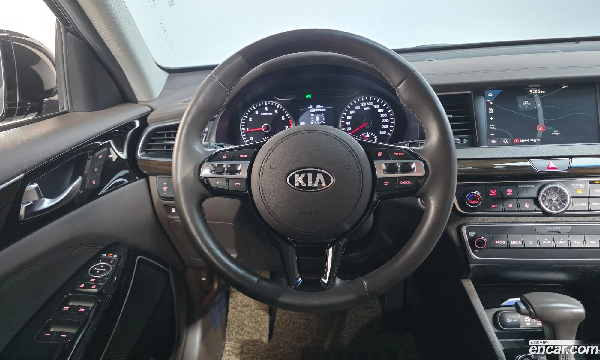 Kia K7 2018 KNALB416BJA125812 — 5