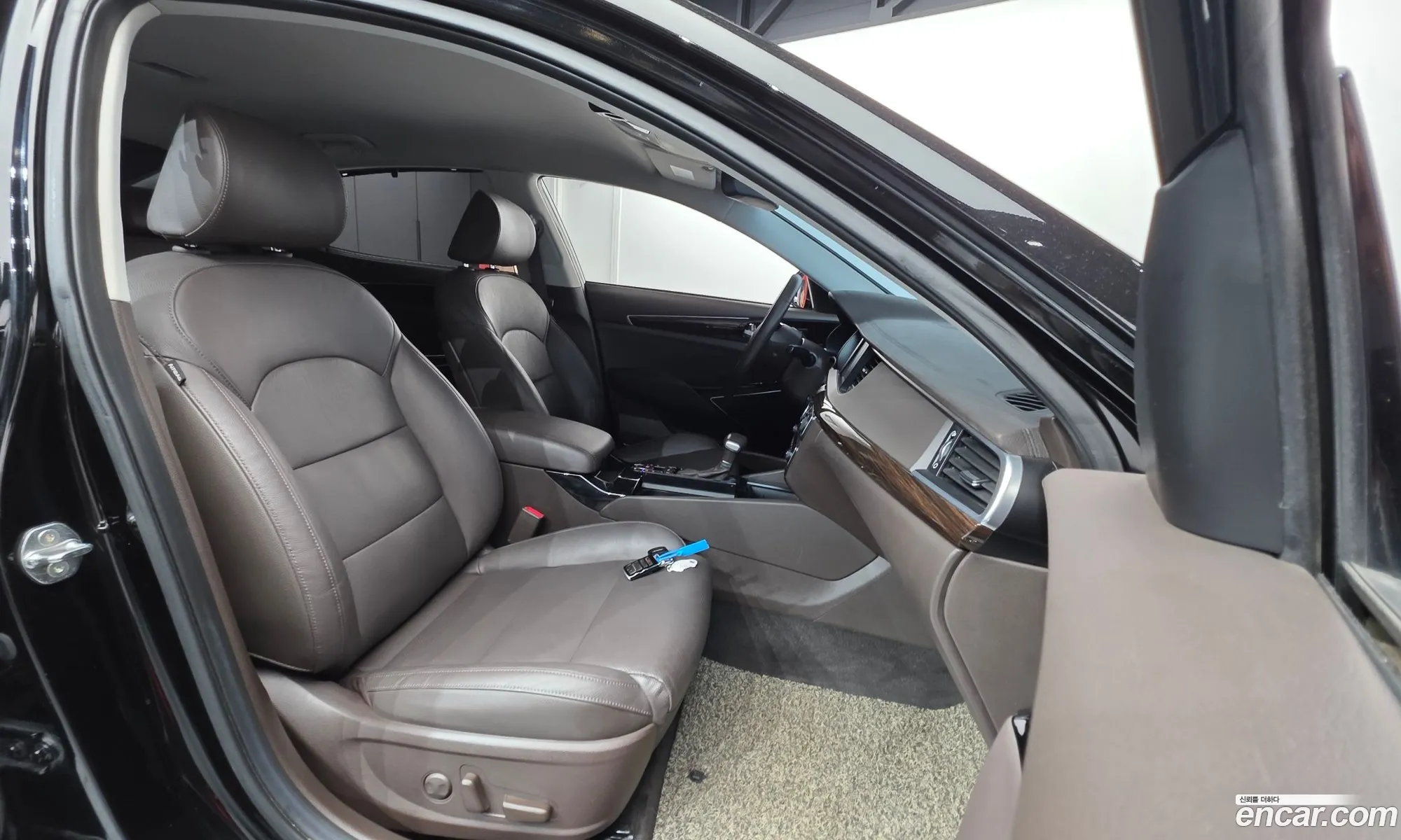 Kia K7 2018 KNALB416BJA125812 — 4