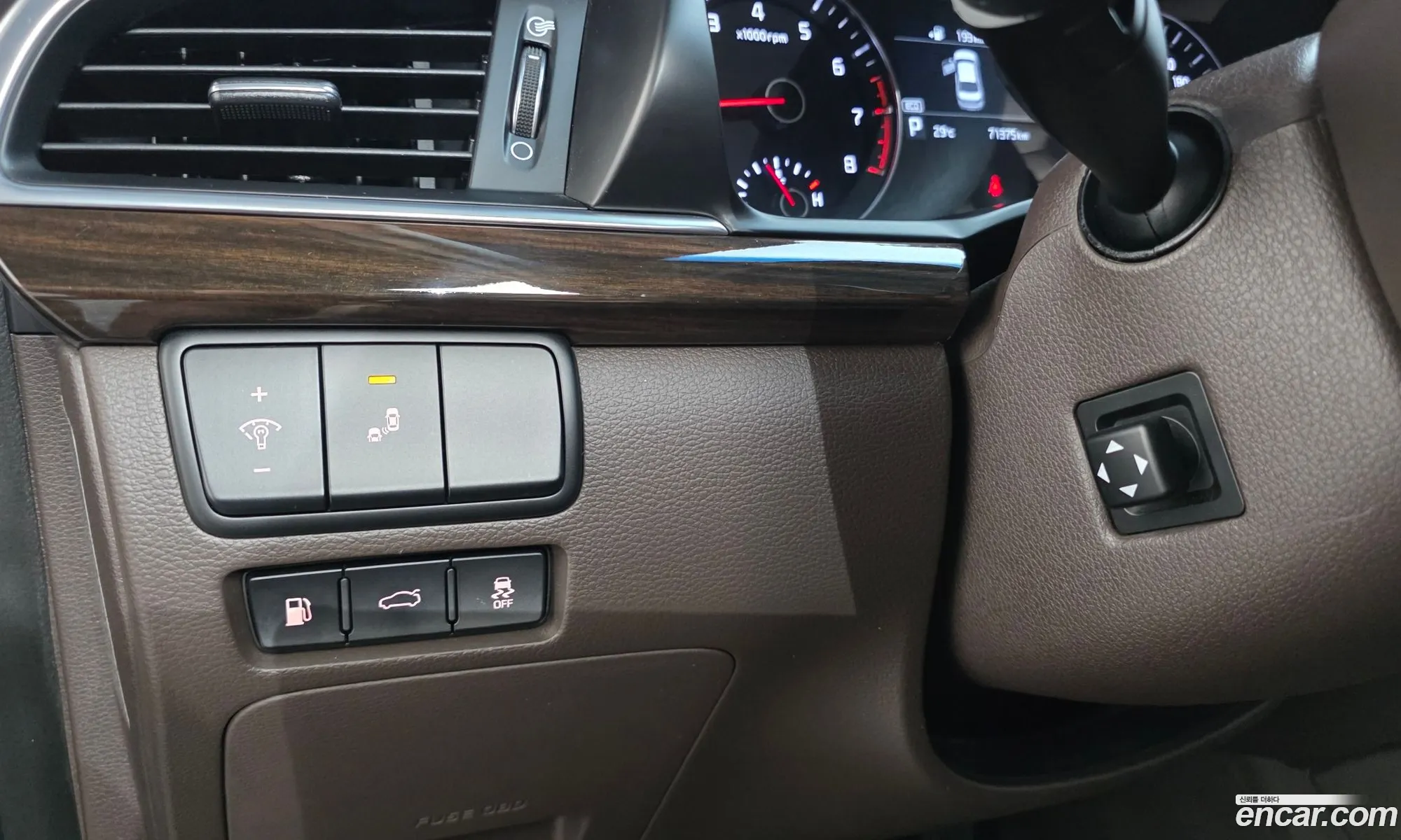 Kia K7 2018 KNALB416BJA125812 — 9
