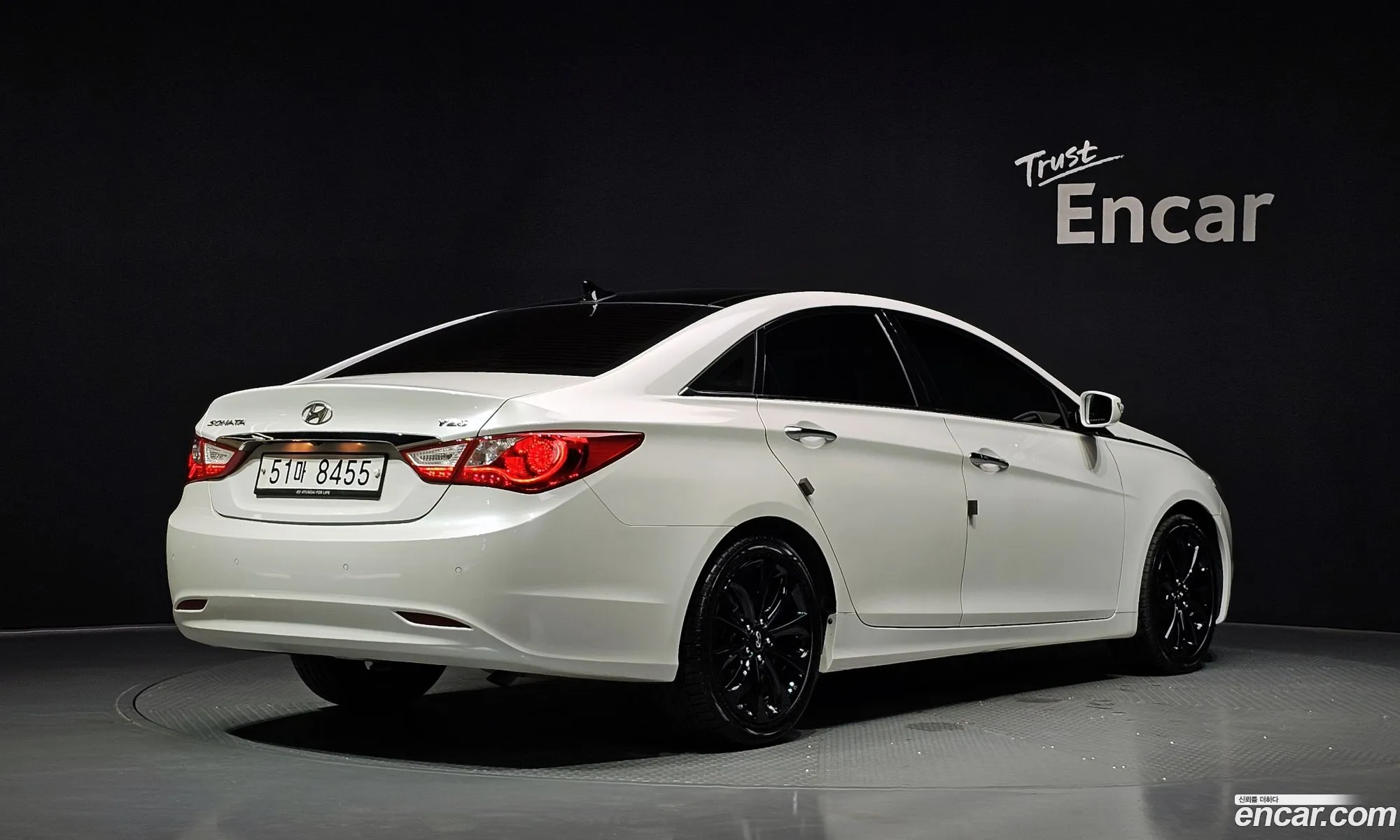 Hyundai YF Sonata 2009 — 10