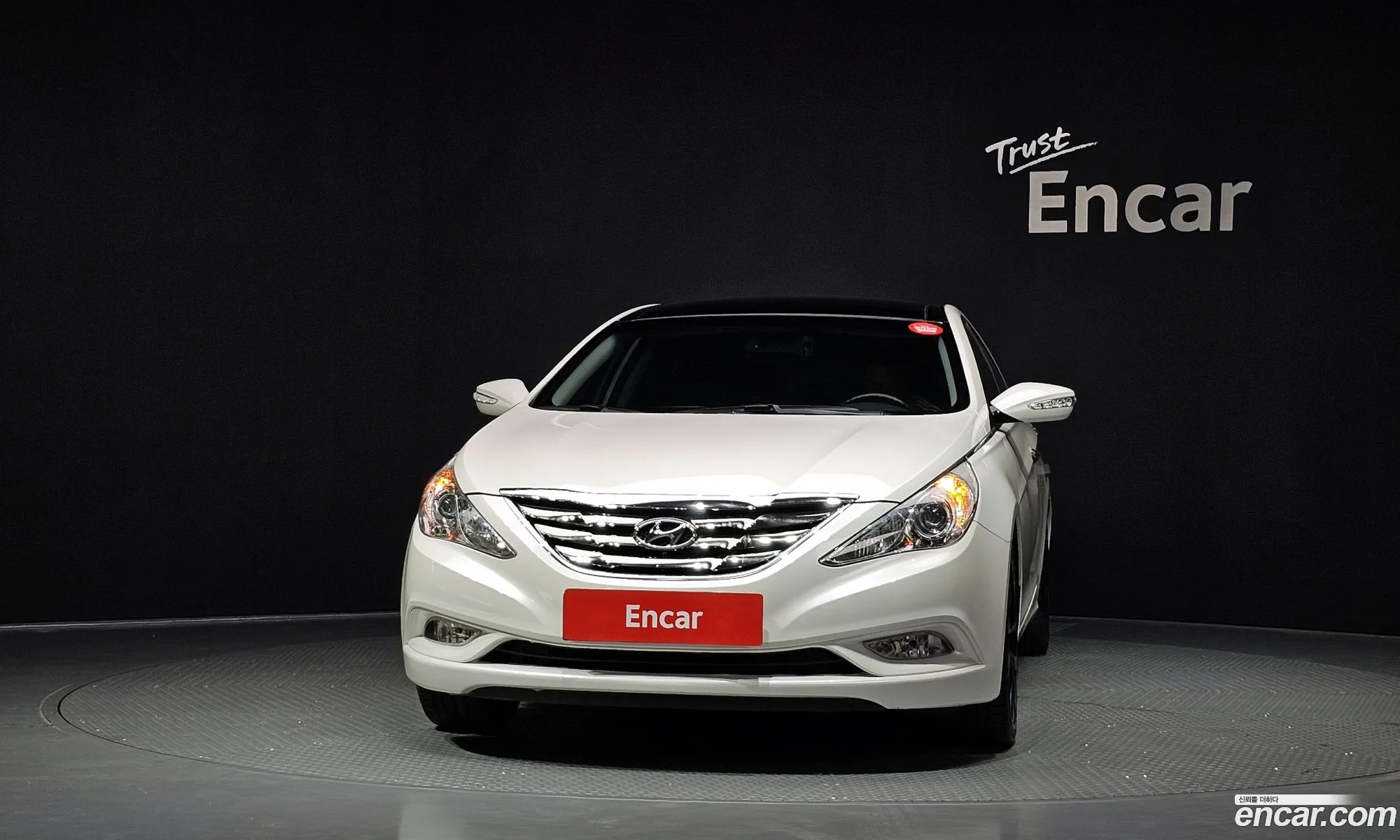 Hyundai YF Sonata 2009 — 15