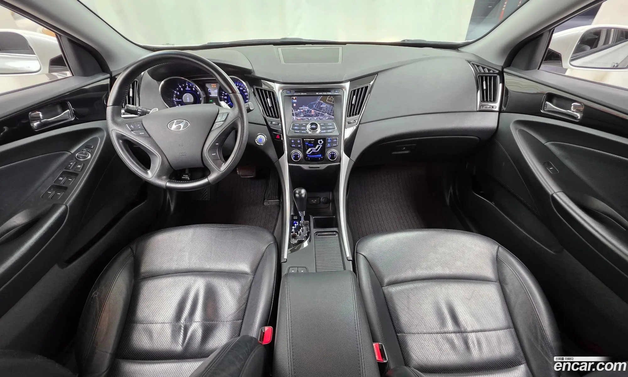 Hyundai YF Sonata 2009 — 13