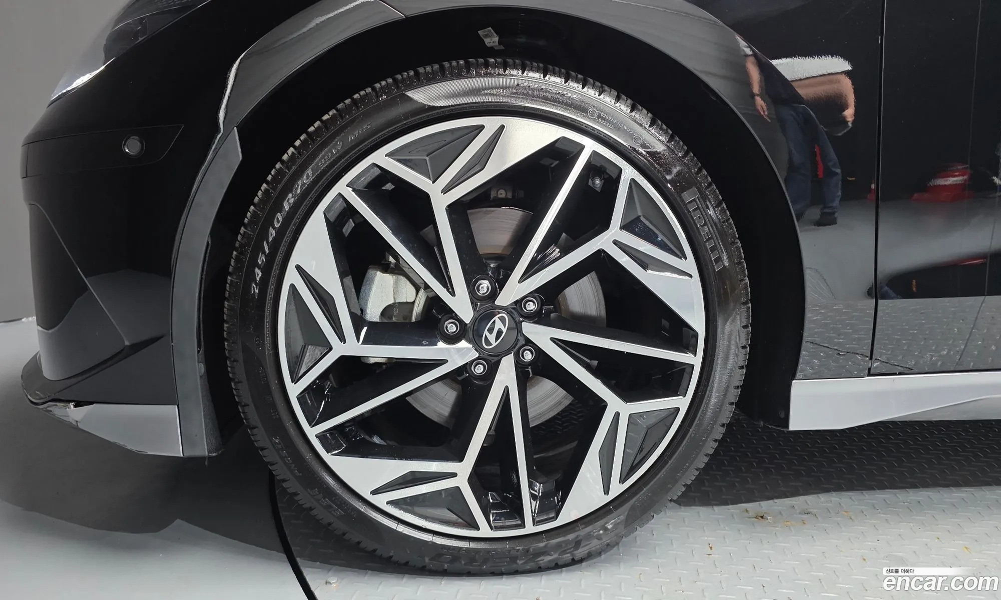 Hyundai Ioniq 6 2023 KMHM541CPPA052462 — 6