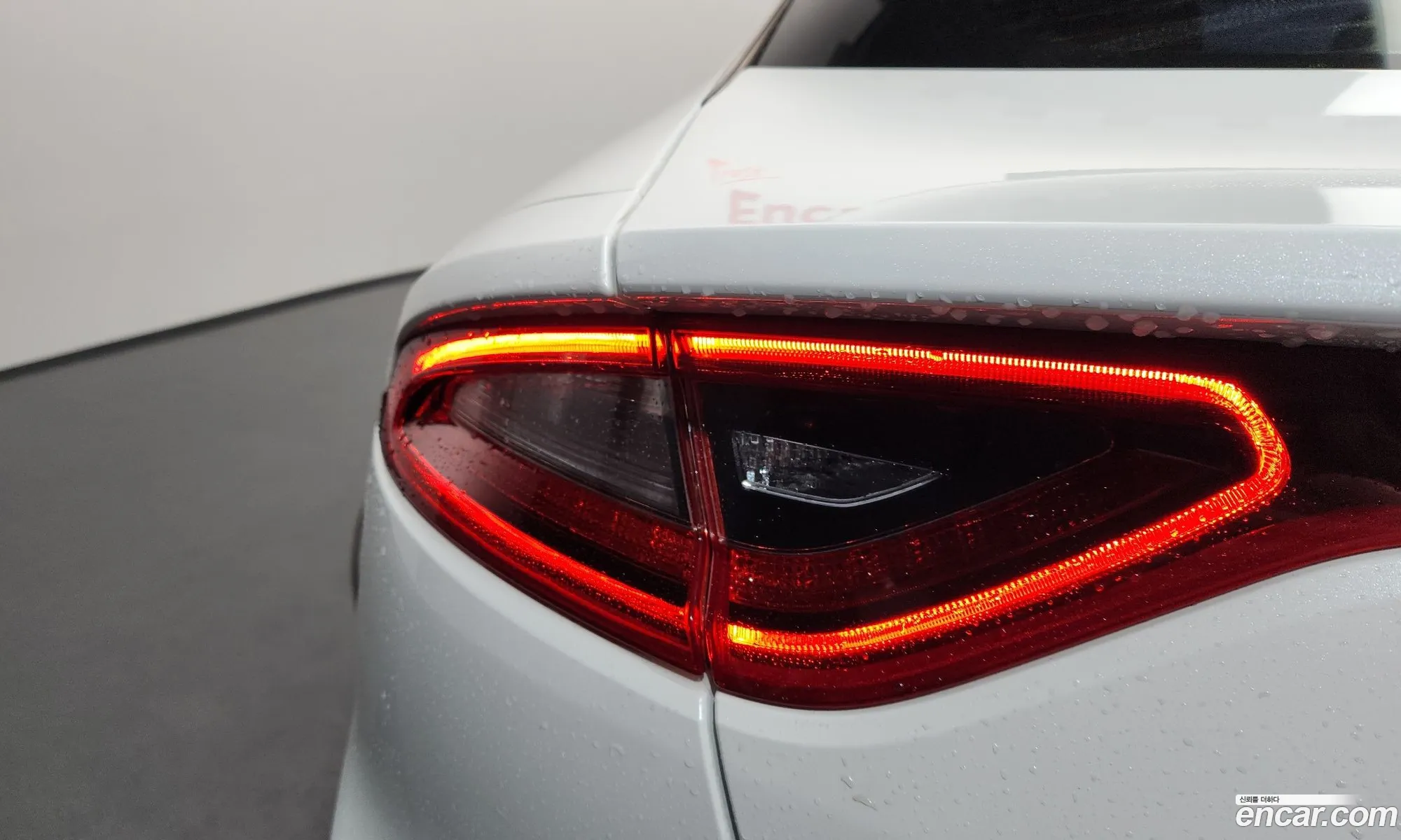 Kia Stinger 2017 KNAE351BDJS011640 — 22