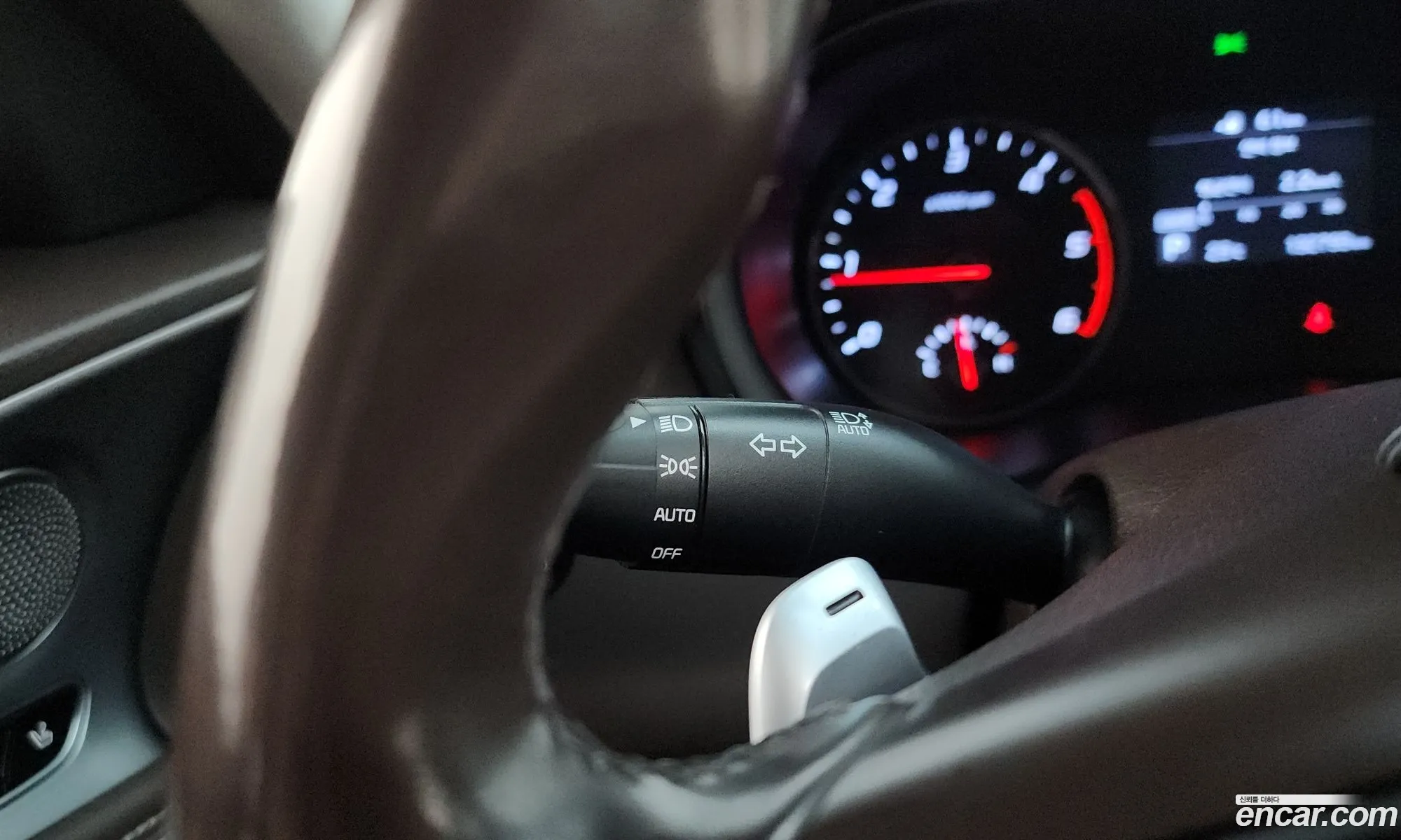 Kia Stinger 2017 KNAE351BDJS011640 — 24