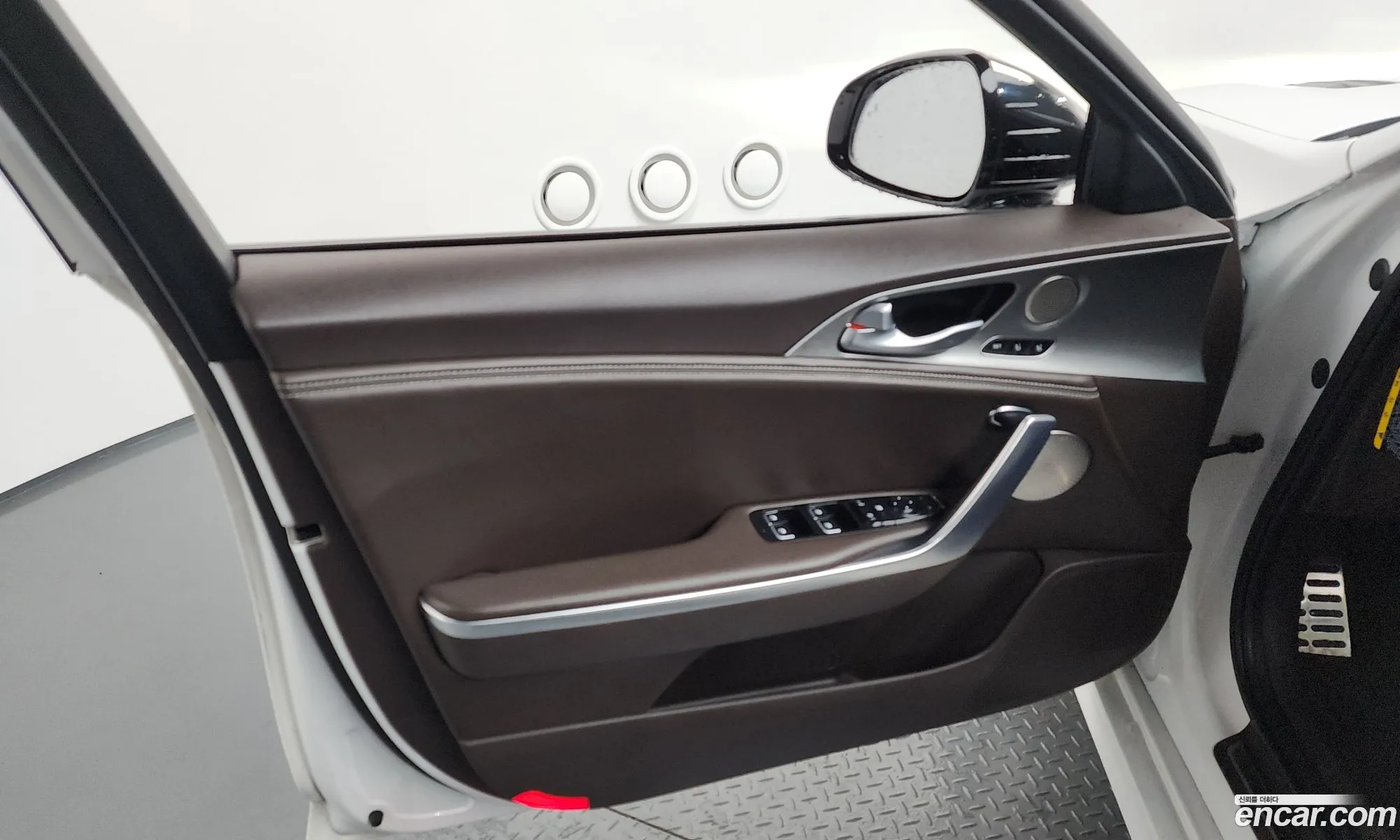 Kia Stinger 2017 KNAE351BDJS011640 — 8