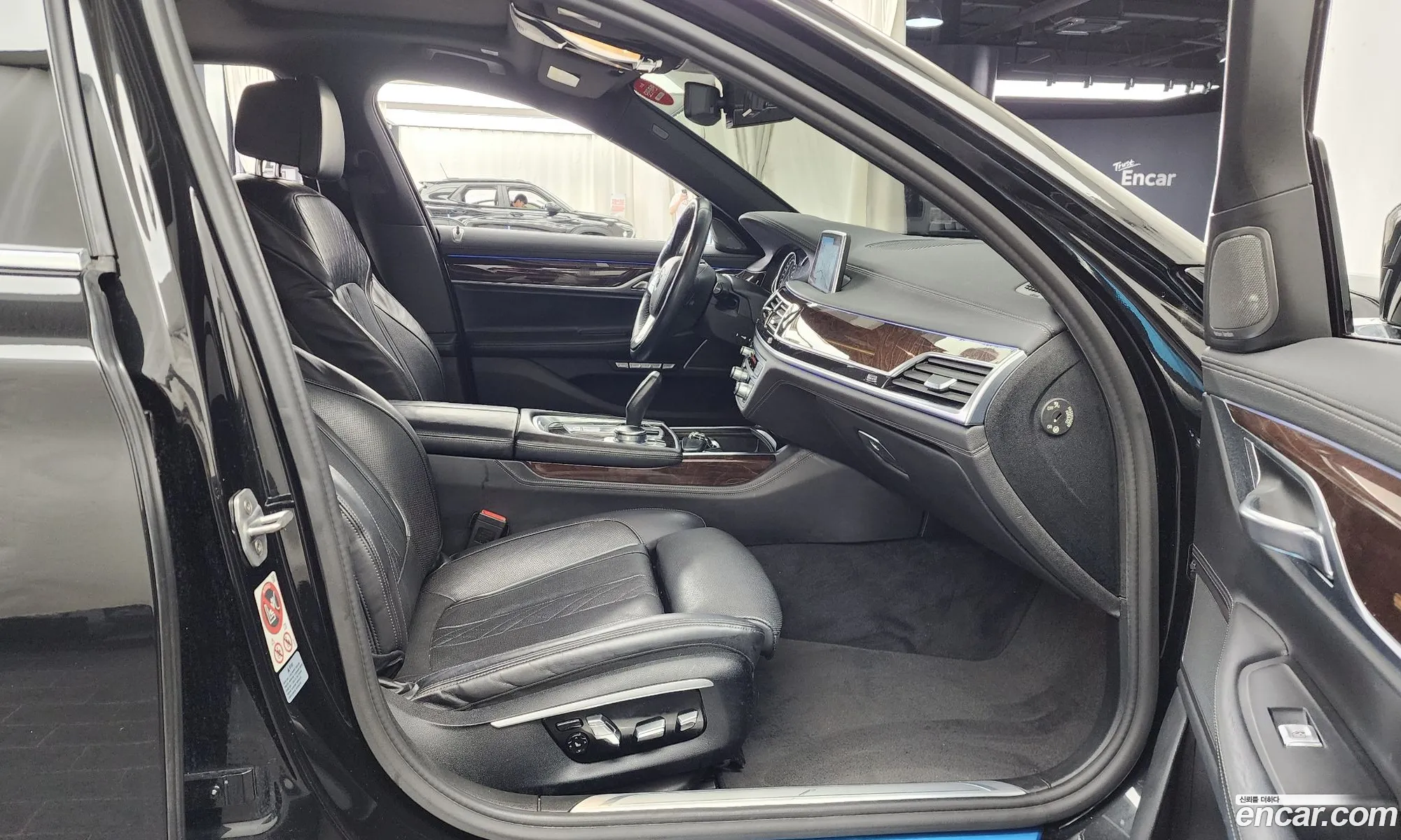 BMW 7 Series 2016 WBA7C4108GG525463 — 8