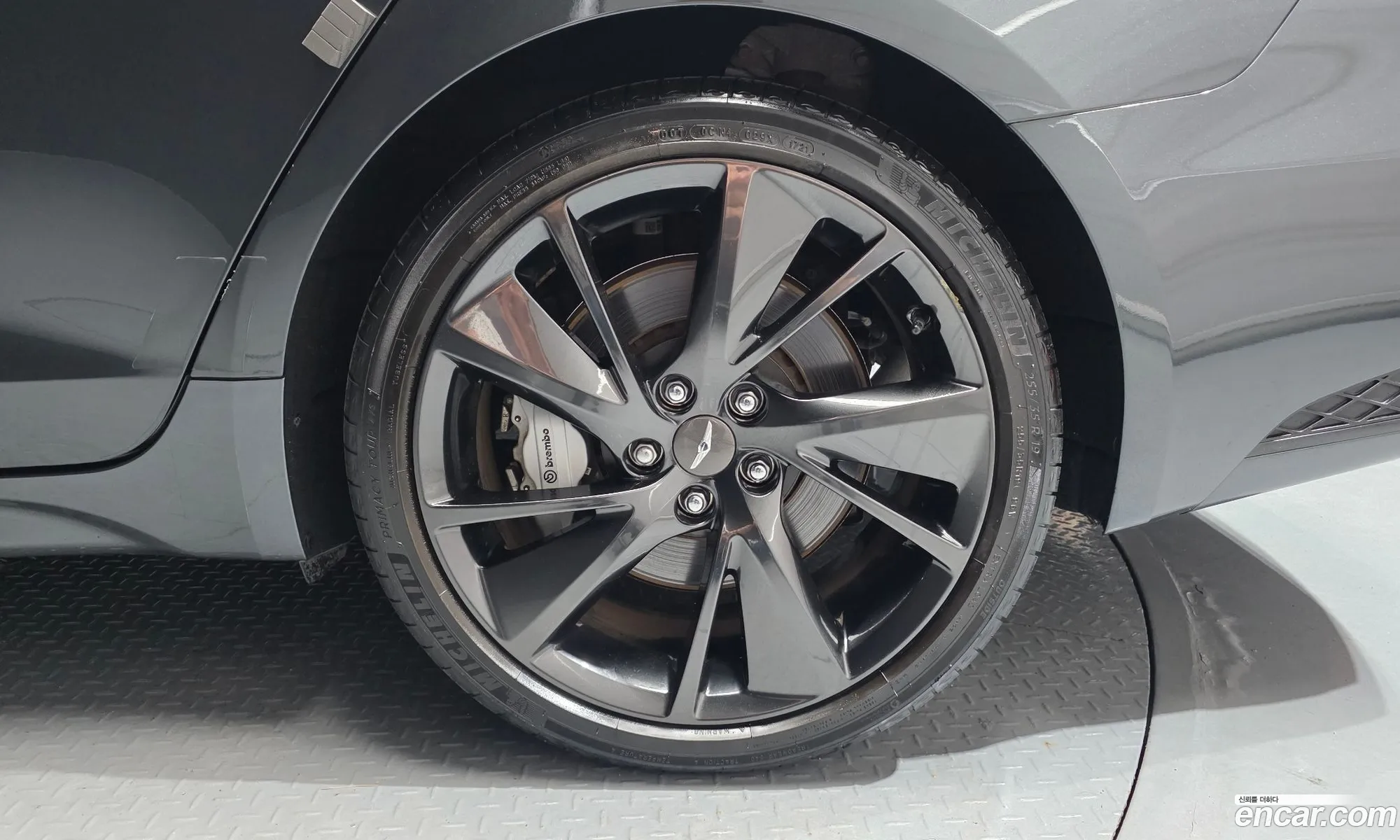 Genesis G70 2021 KMTG641EBMU090492 — 7