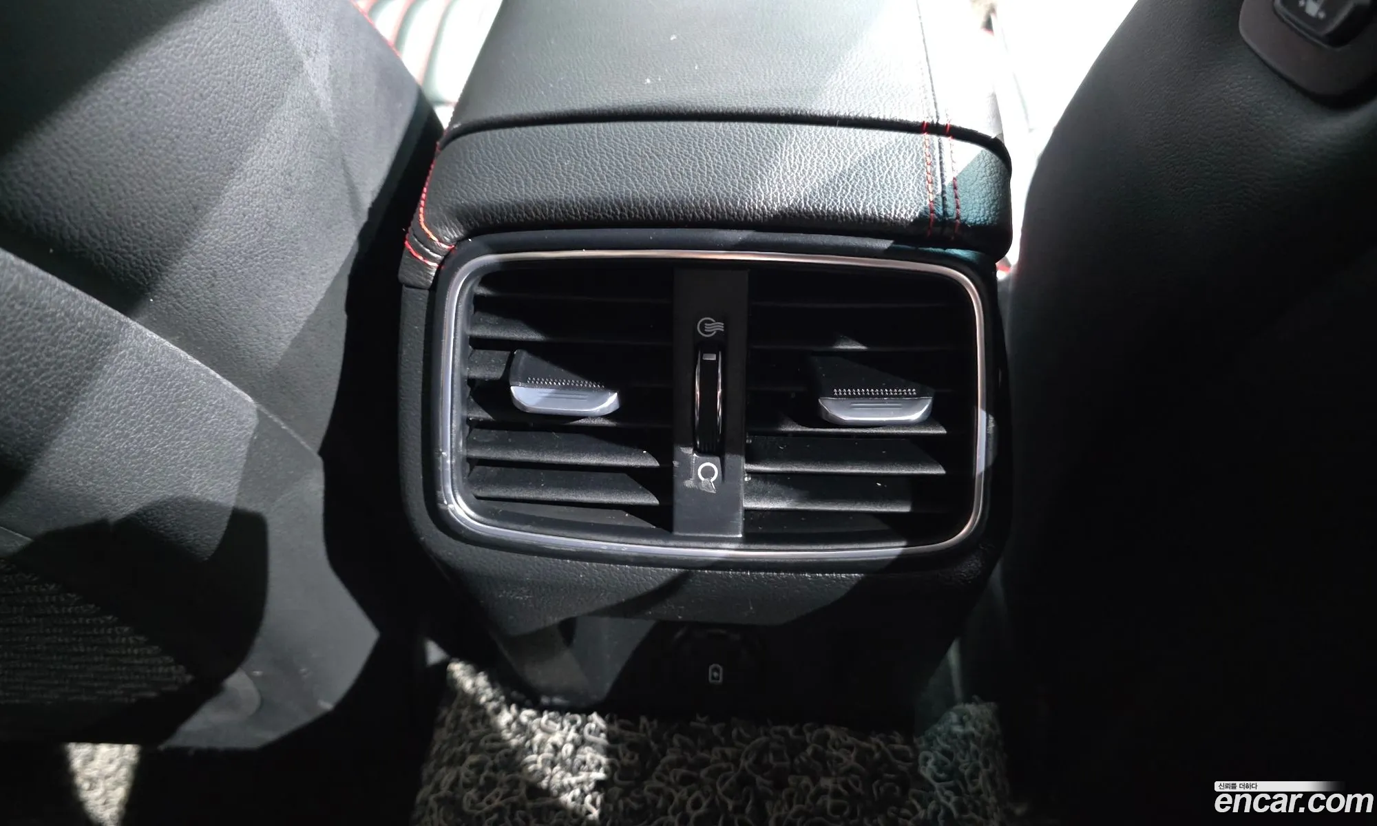 Genesis G70 2021 KMTG641EBMU090492 — 30