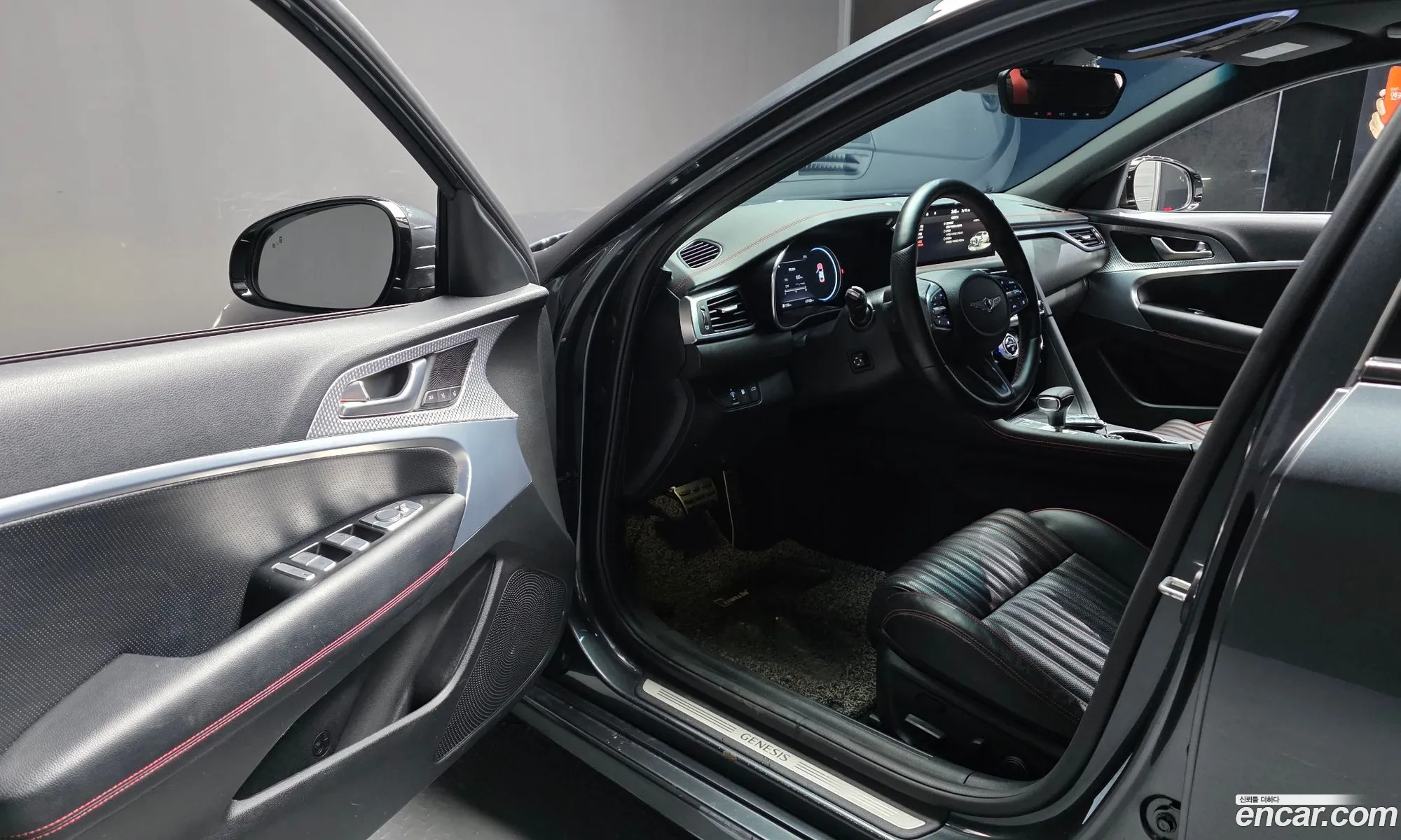 Genesis G70 2021 KMTG641EBMU090492 — 3
