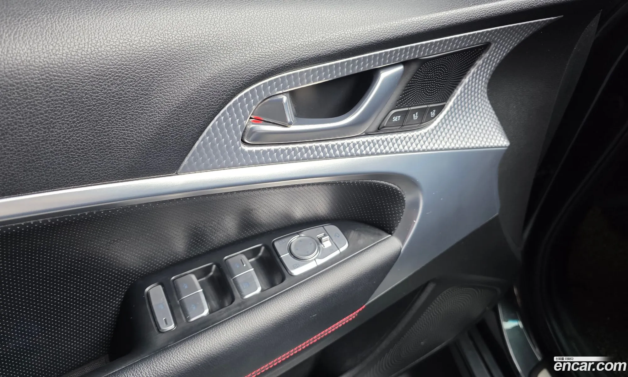 Genesis G70 2021 KMTG641EBMU090492 — 31