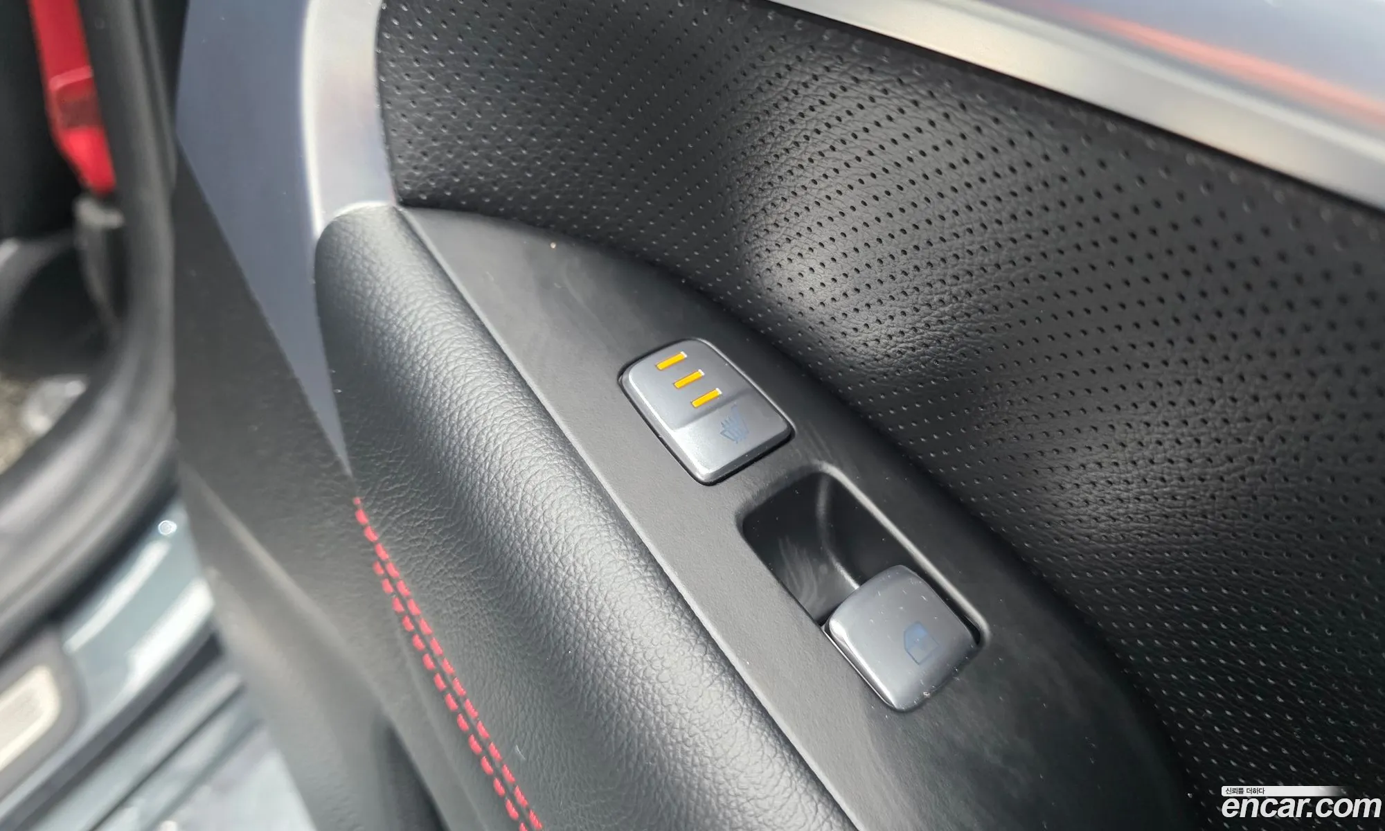 Genesis G70 2021 KMTG641EBMU090492 — 8