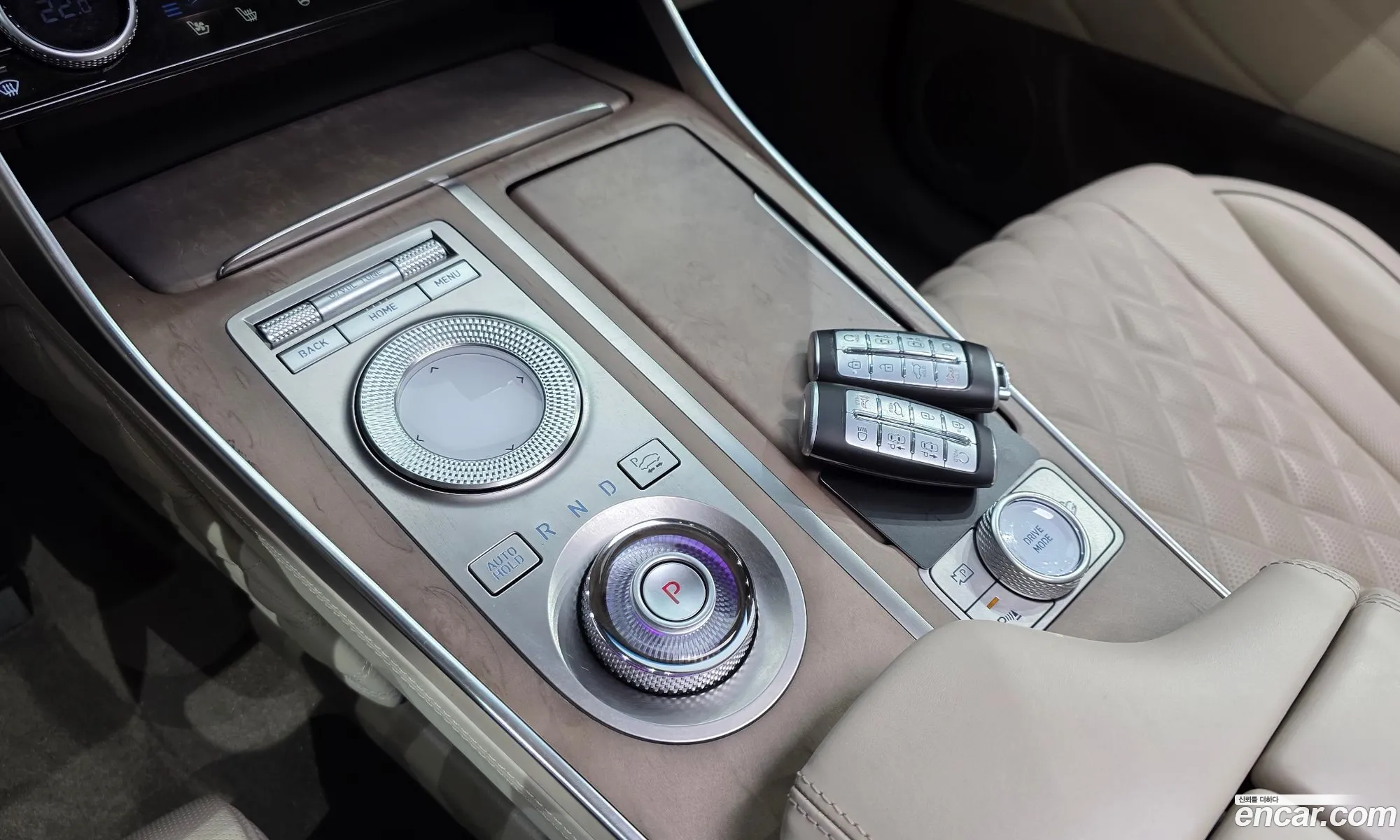 Genesis GV80 2020 KMTHA81BBLU028151 — 7