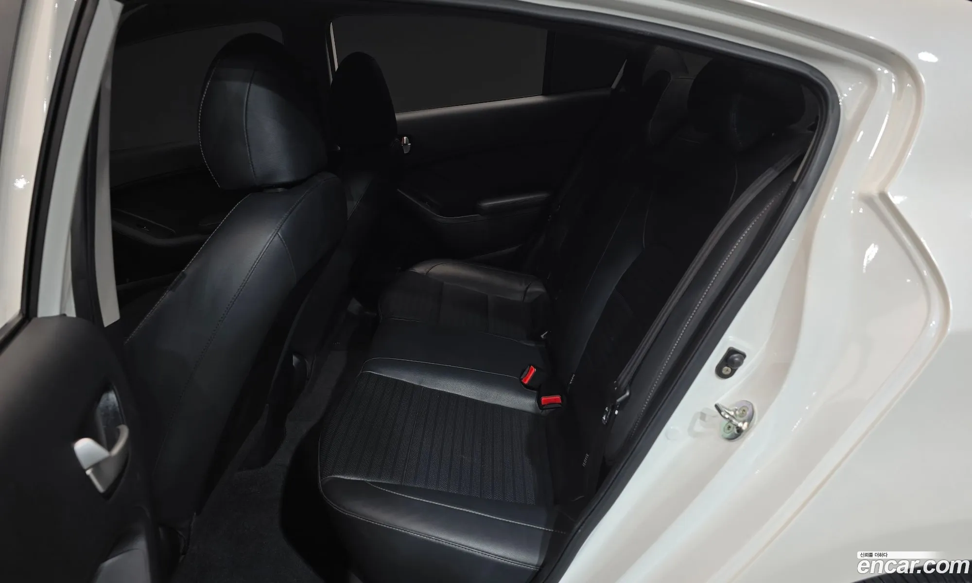 Kia K3 2017 — 19