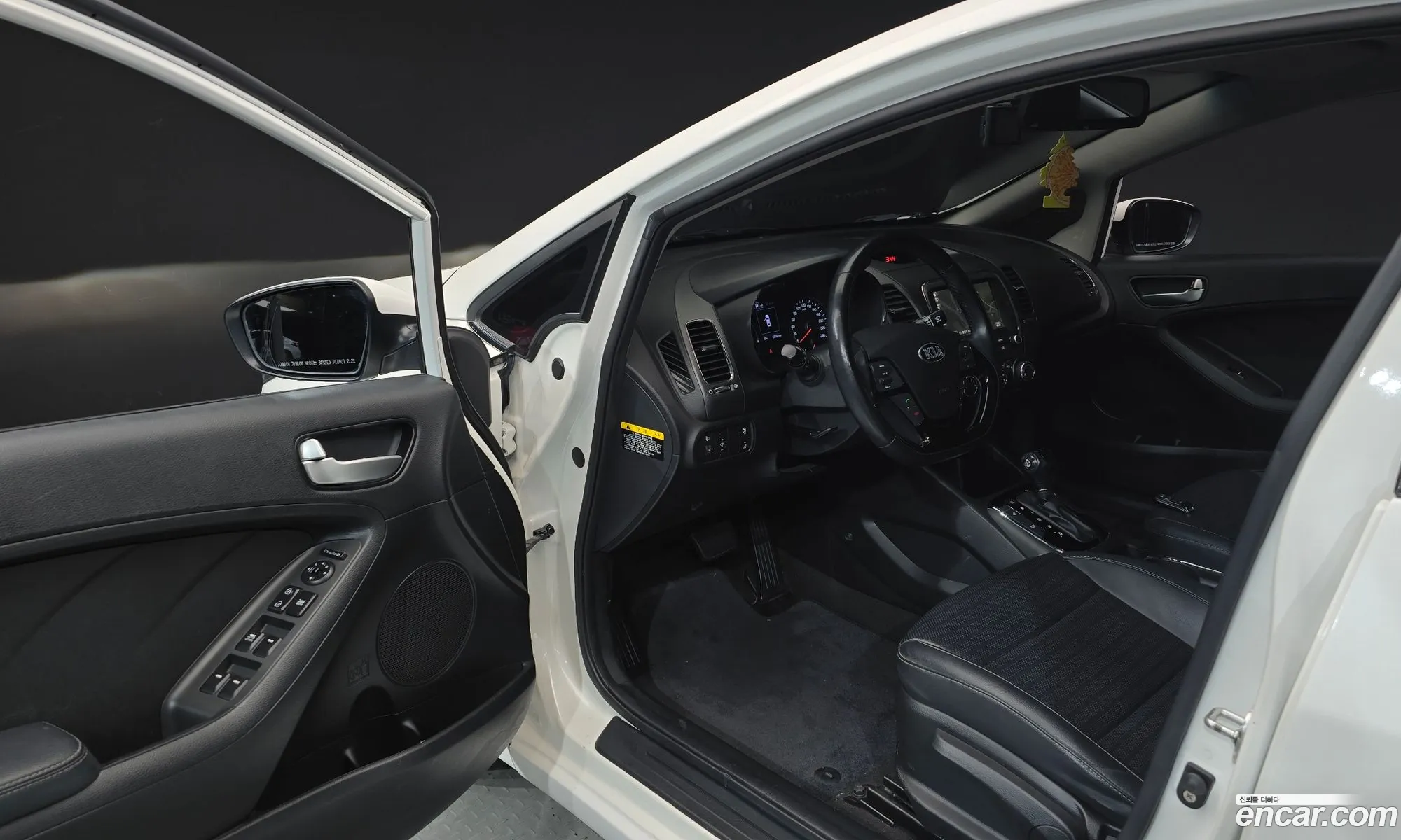 Kia K3 2017 — 4