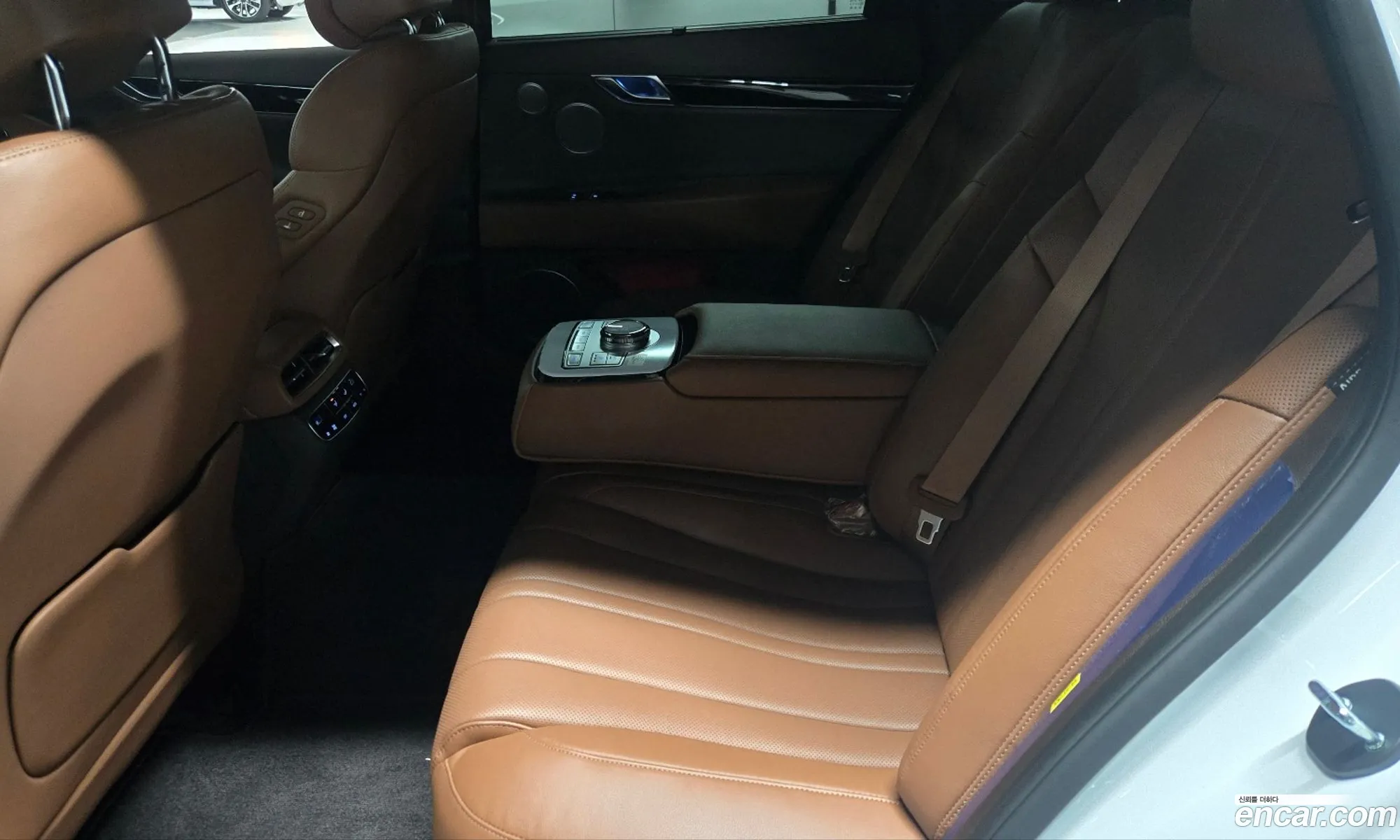 Genesis G80 2023 — 2