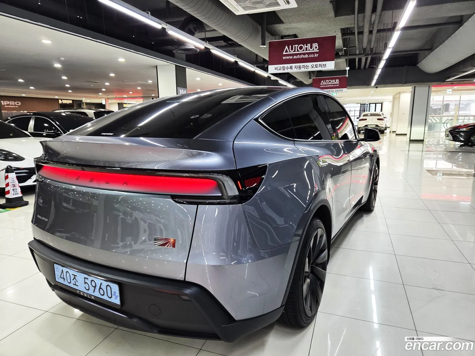 Tesla Model Y 2025 — 6