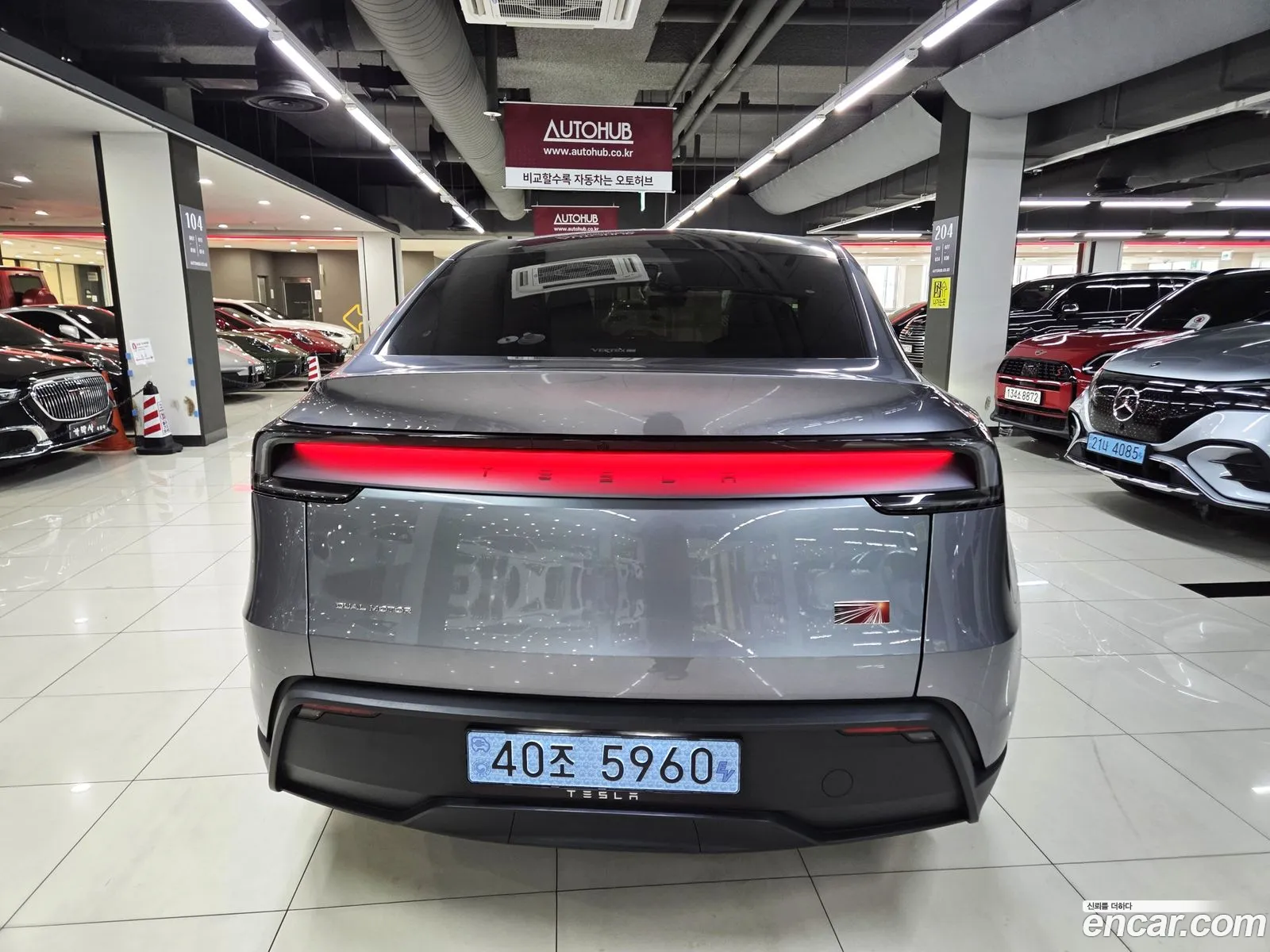 Tesla Model Y 2025 — 7