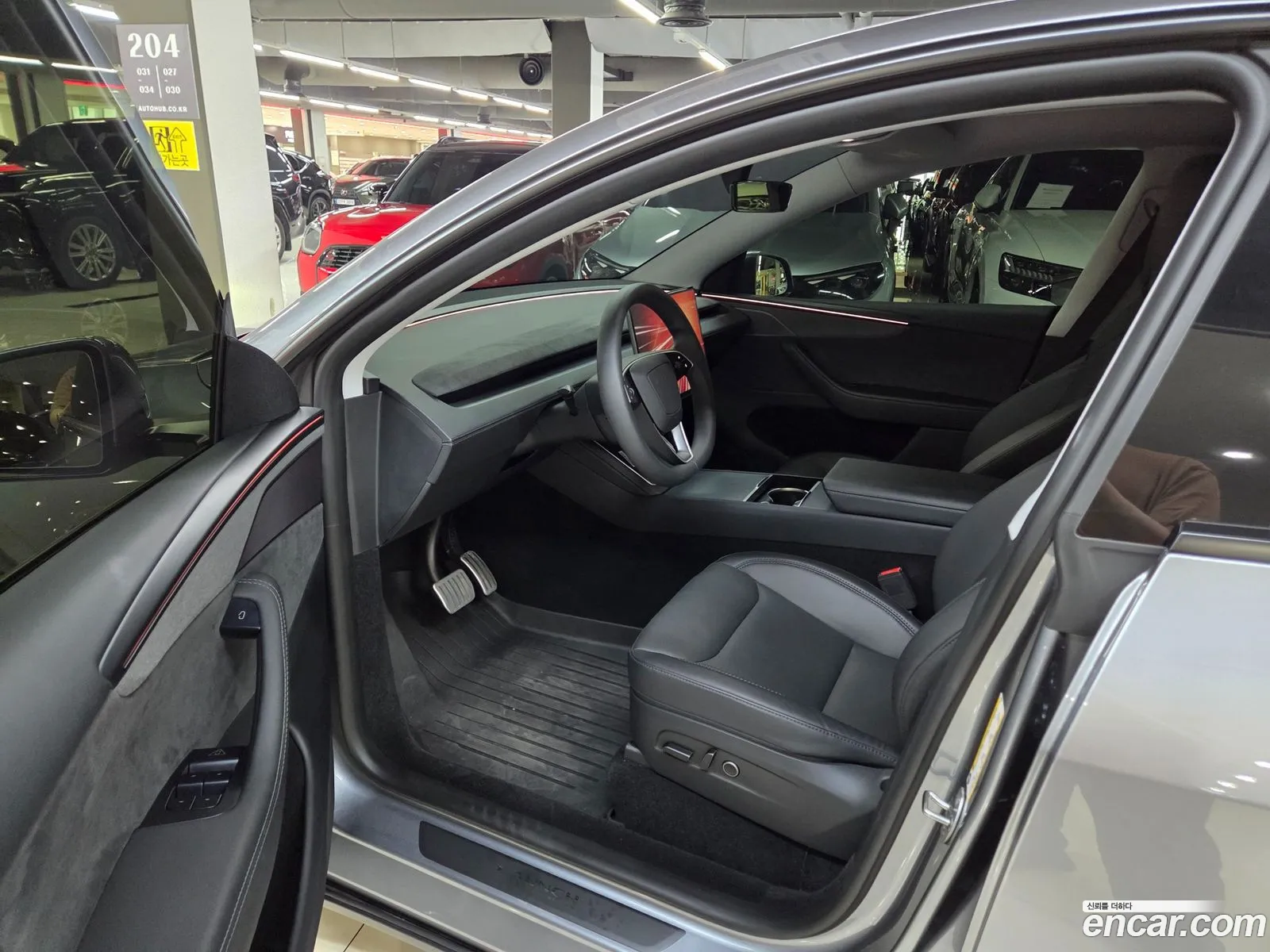 Tesla Model Y 2025 — 12