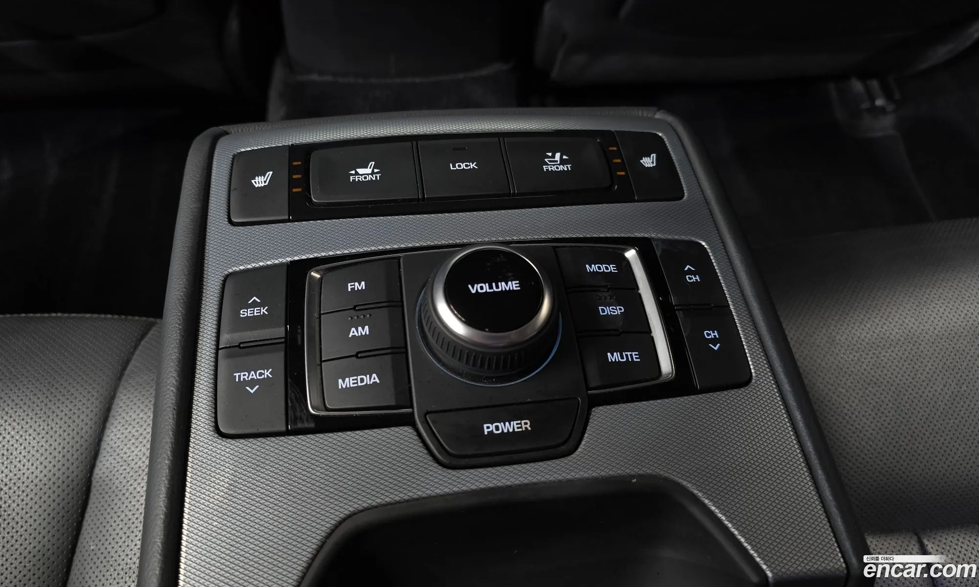 Genesis G80 2017 KMHGL41DDJU259845 — 16