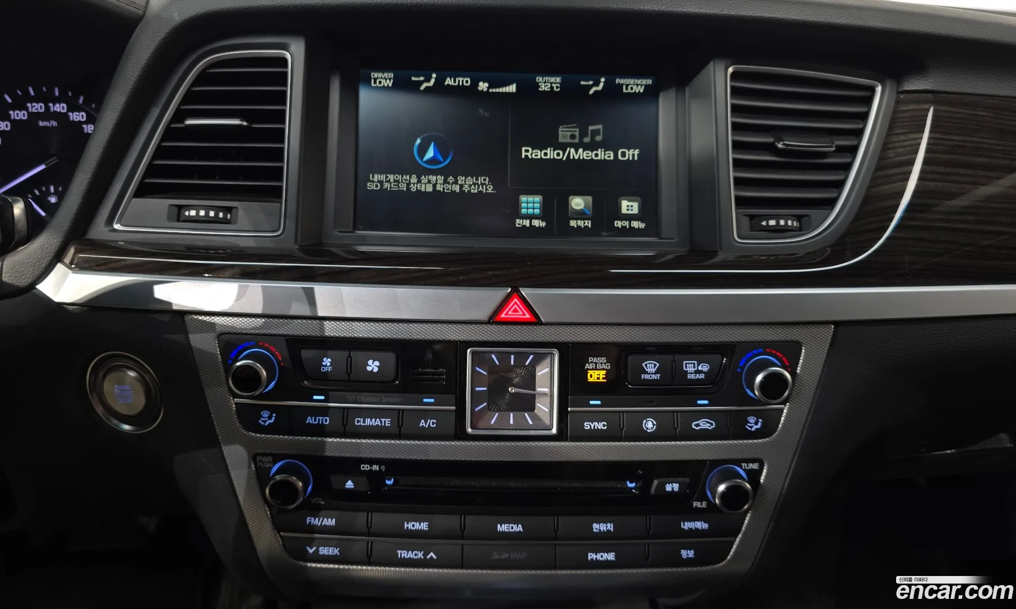 Genesis G80 2017 KMHGL41DDJU259845 — 8