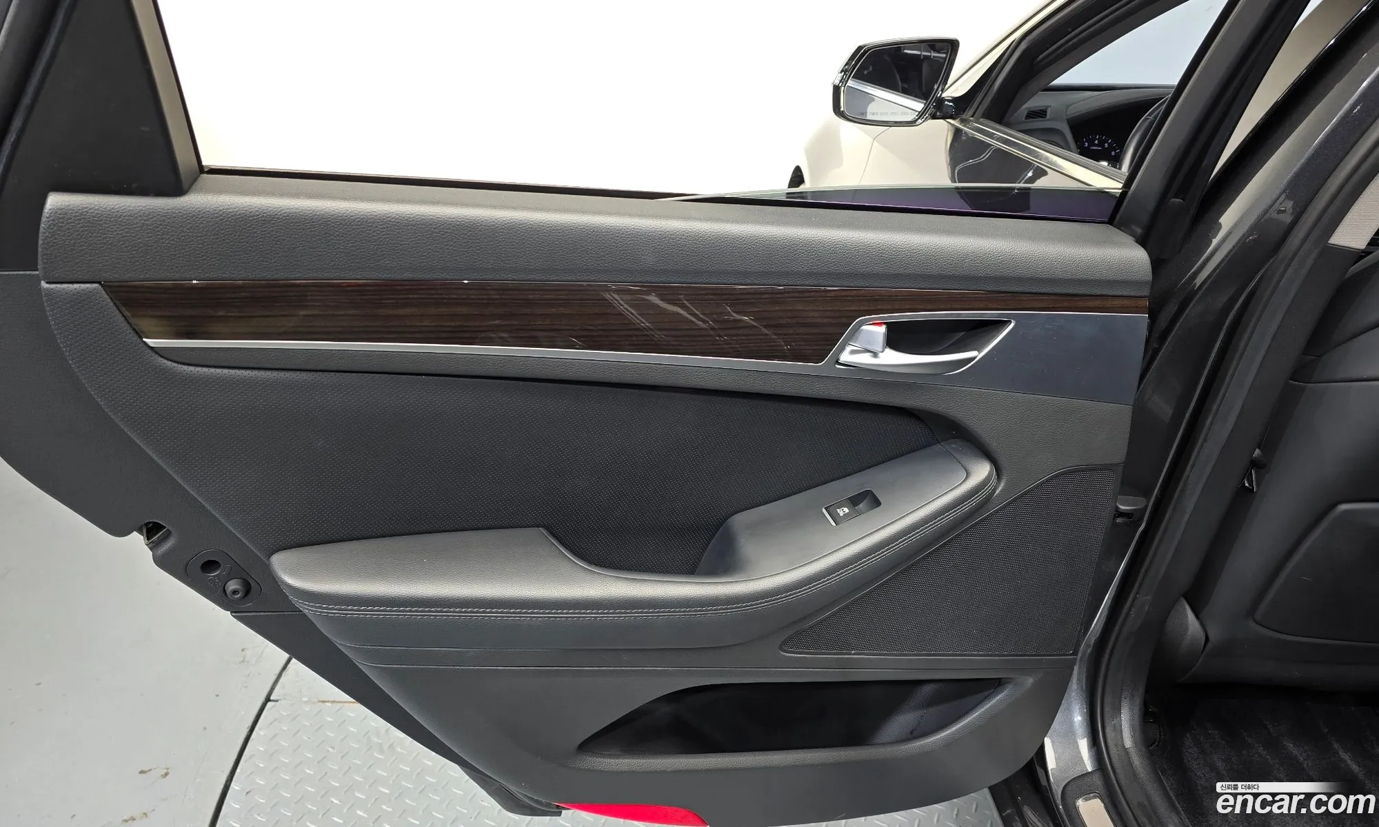 Genesis G80 2017 KMHGL41DDJU259845 — 11