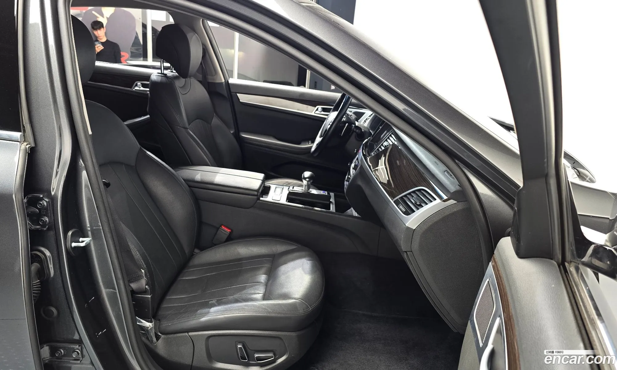 Genesis G80 2017 KMHGL41DDJU259845 — 19