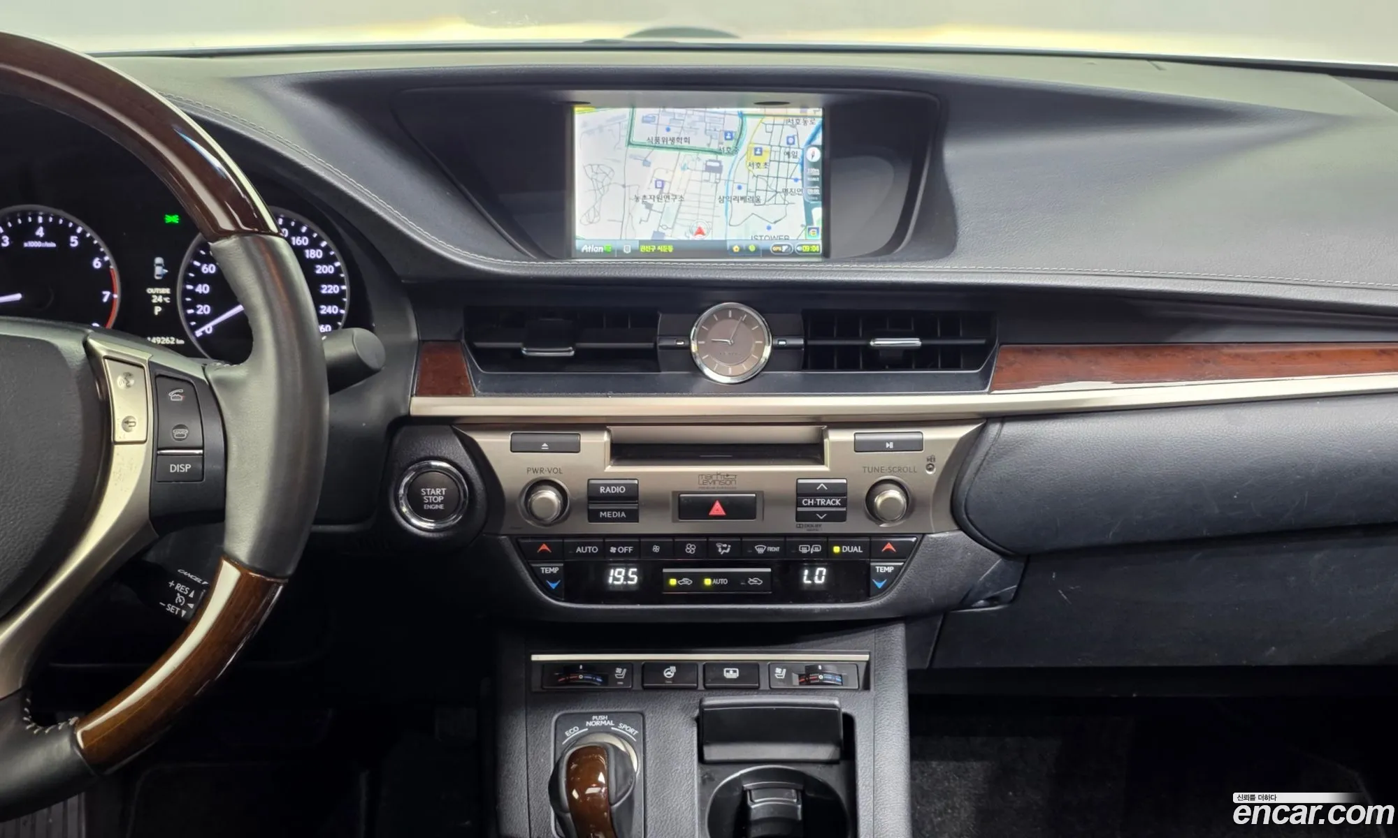 Lexus ES350 2013 — 16
