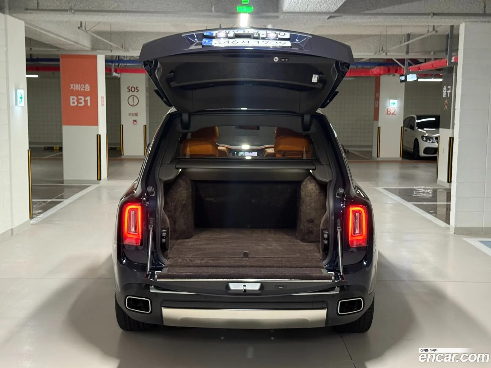 Rolls-Royce Cullinan 2022 — 12