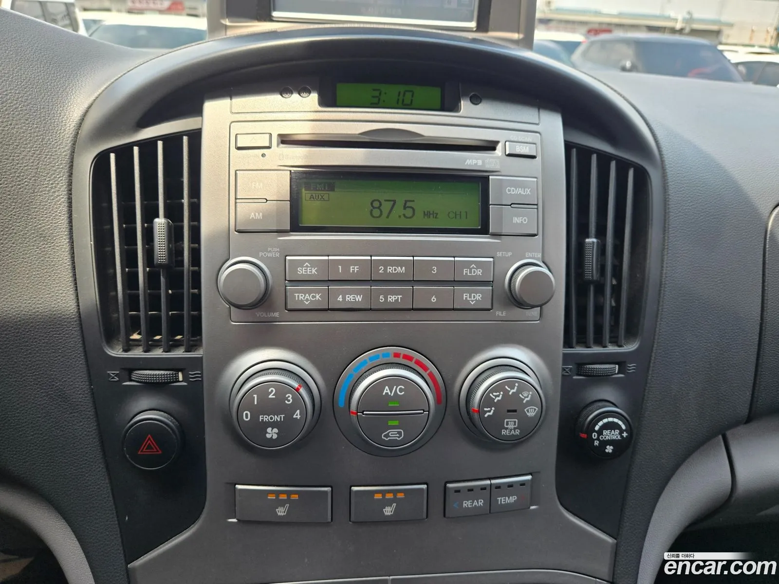 Hyundai Grand Starex 2012 — 19
