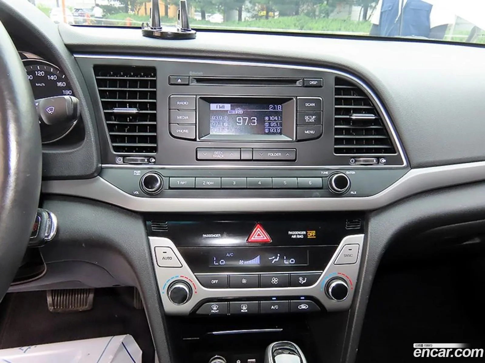 Hyundai Elantra AD 2016 — 3