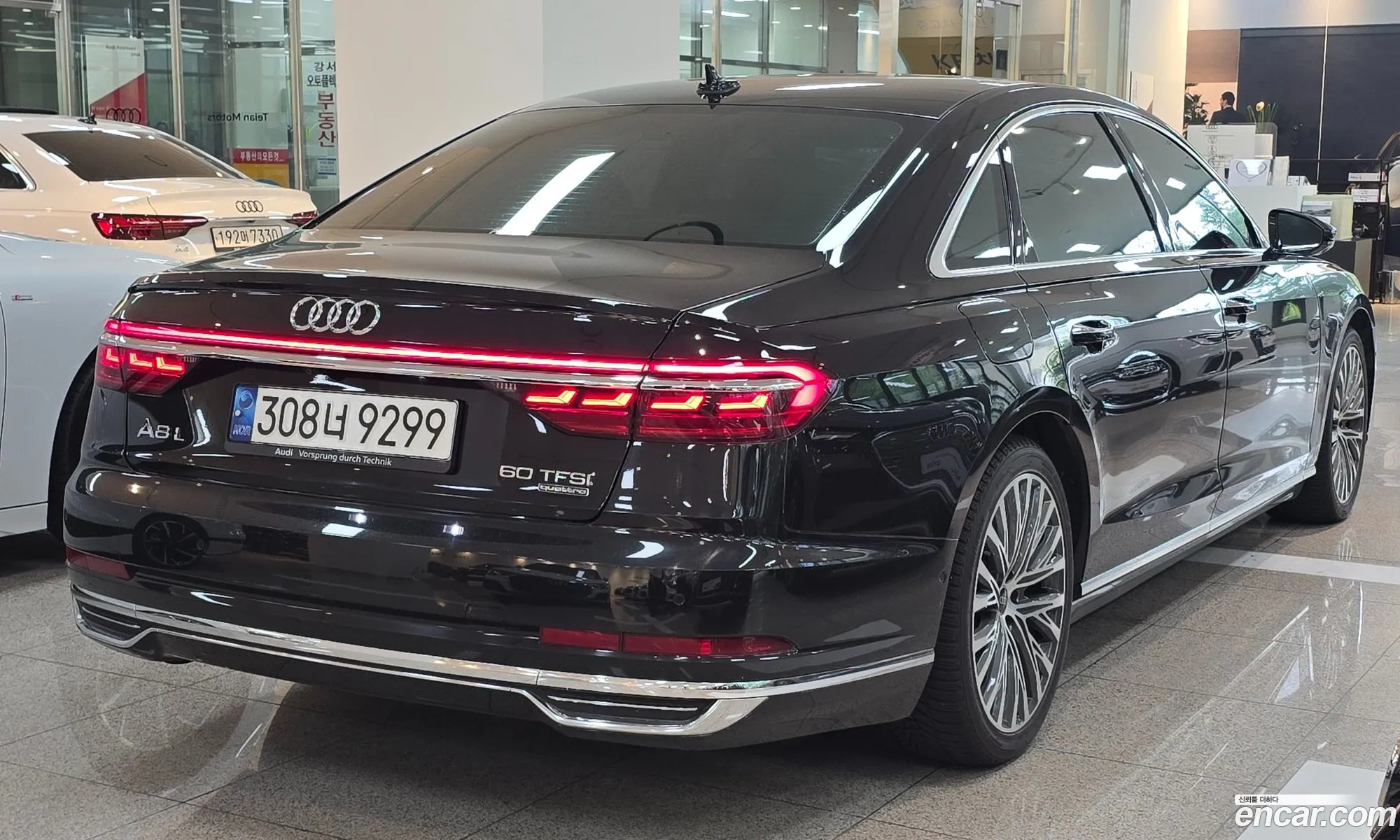 Audi A8 2021 — 11