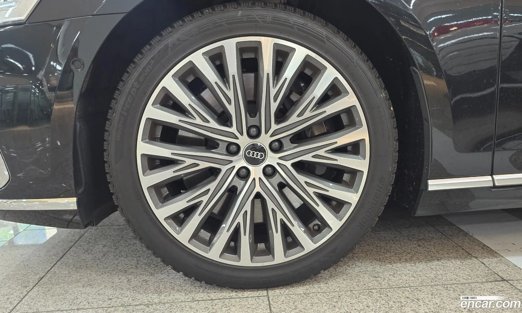 Audi A8 2021 — 2