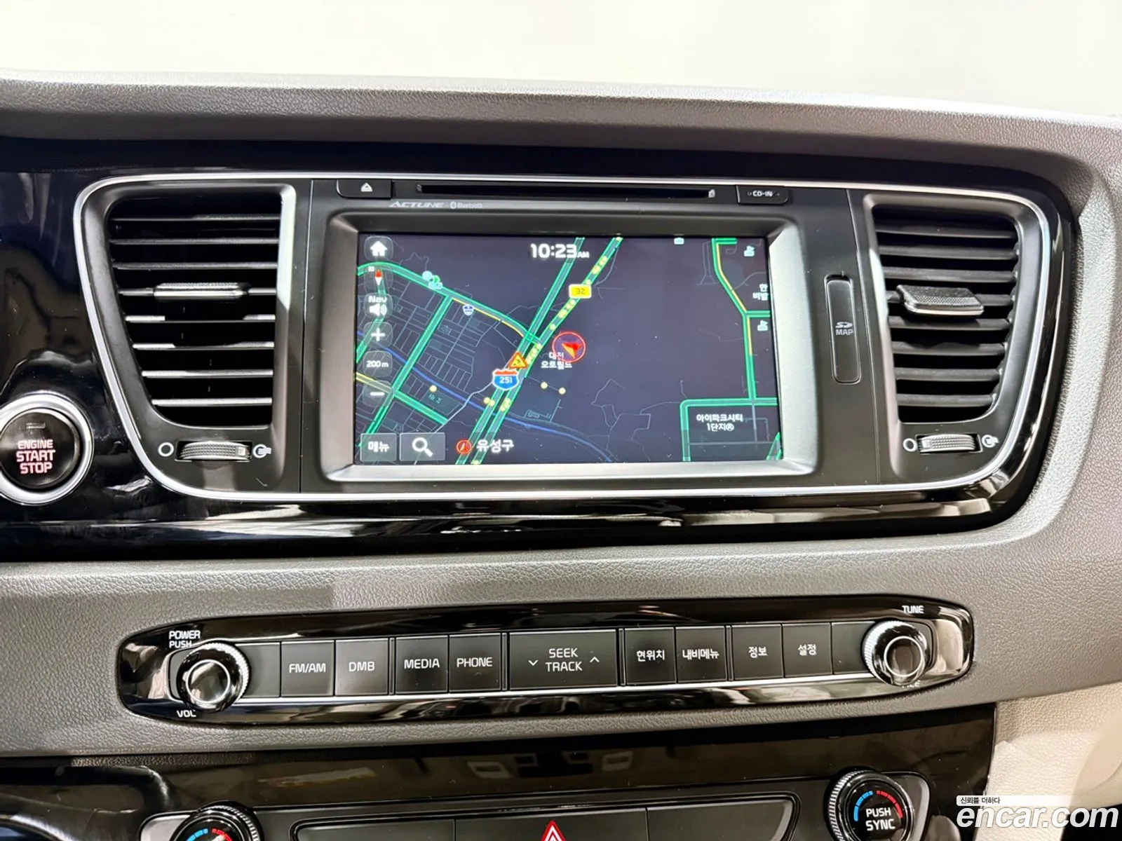 Kia Carnival 2015 — 4