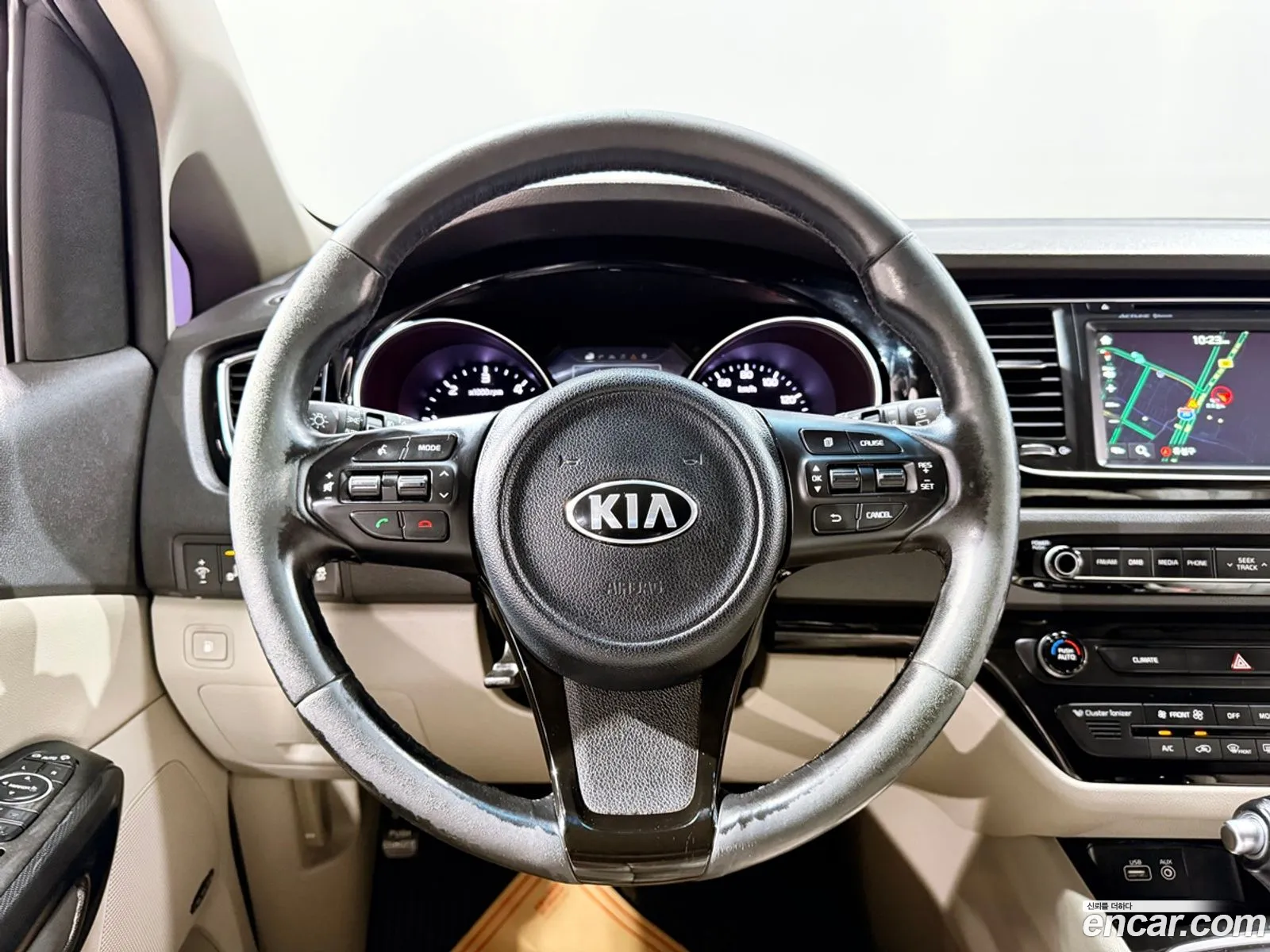 Kia Carnival 2015 — 3