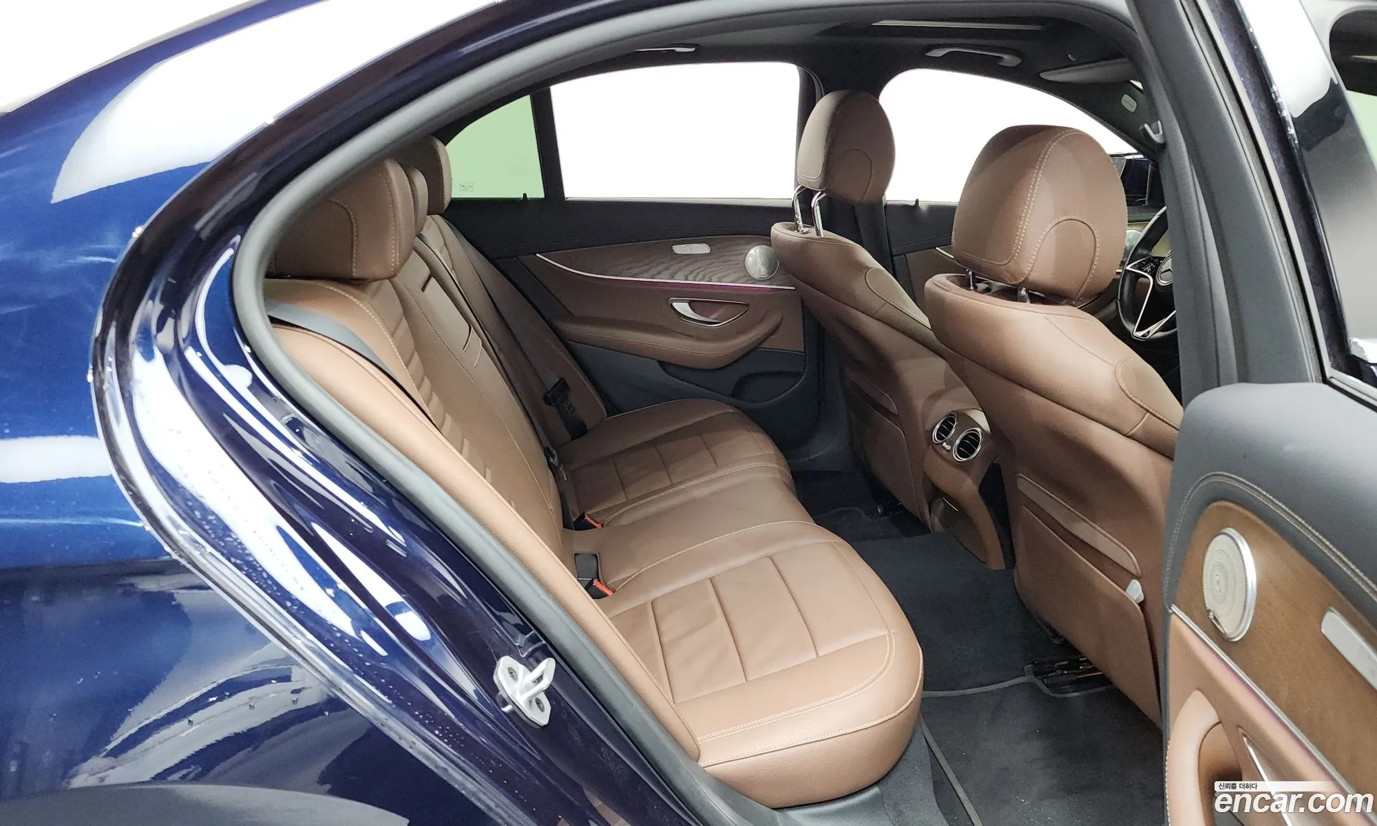 Mercedes-Benz E-Class W213 2021 — 17