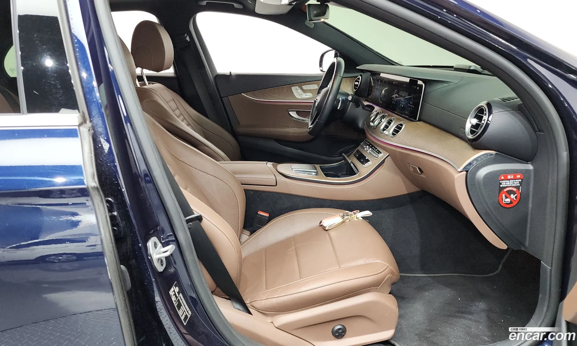 Mercedes-Benz E-Class W213 2021 — 32