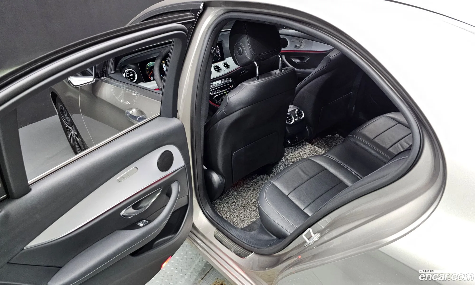Mercedes-Benz E-Class W213 2020 — 16