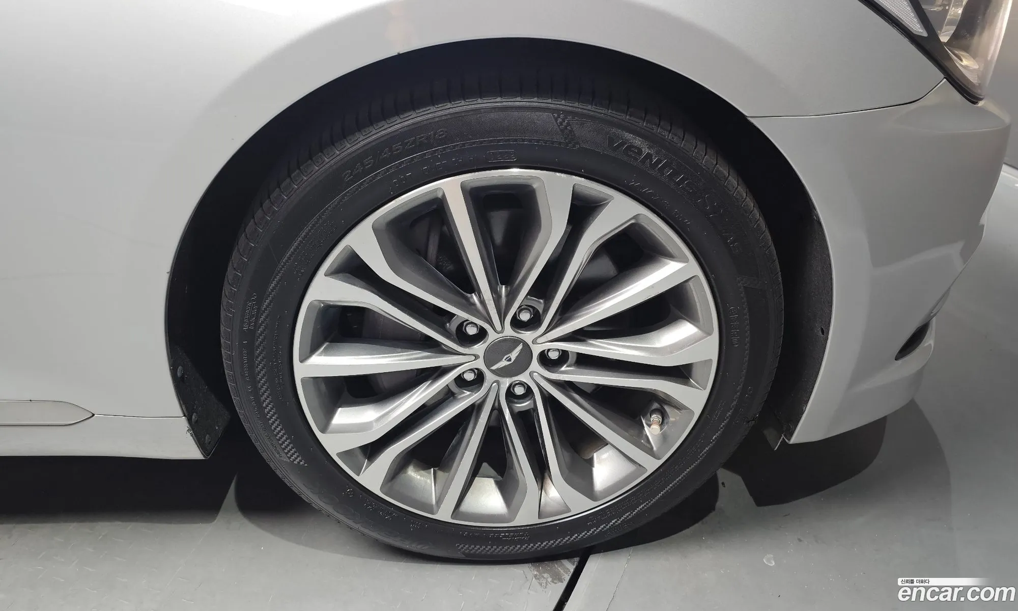 Hyundai Genesis DH 2014 — 27