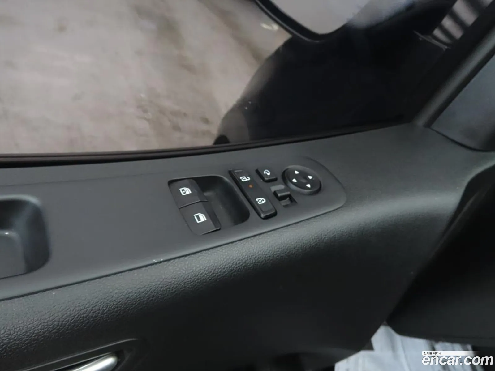 Hyundai Staria 2024 — 2