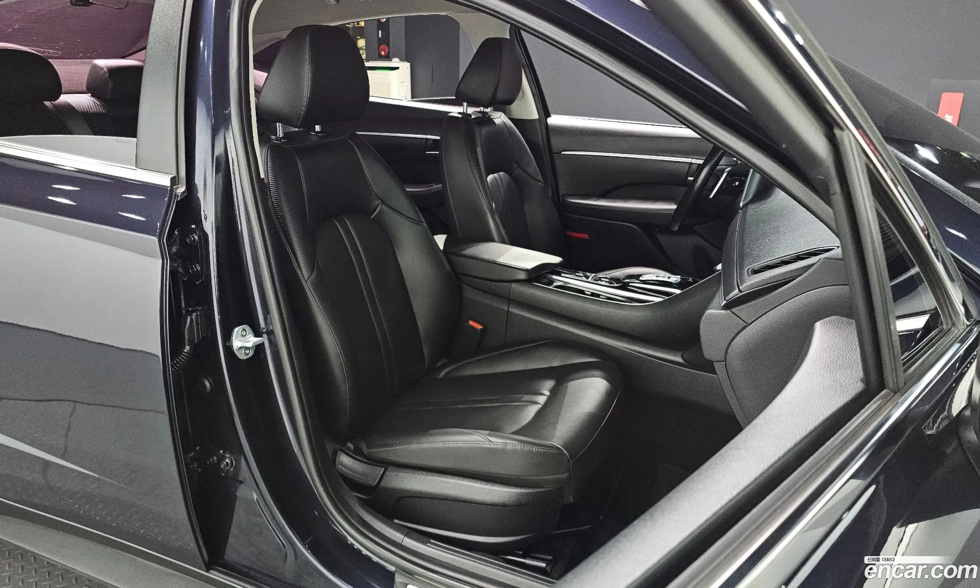 Hyundai Sonata 2019 KMHL141EBLA039191 — 16