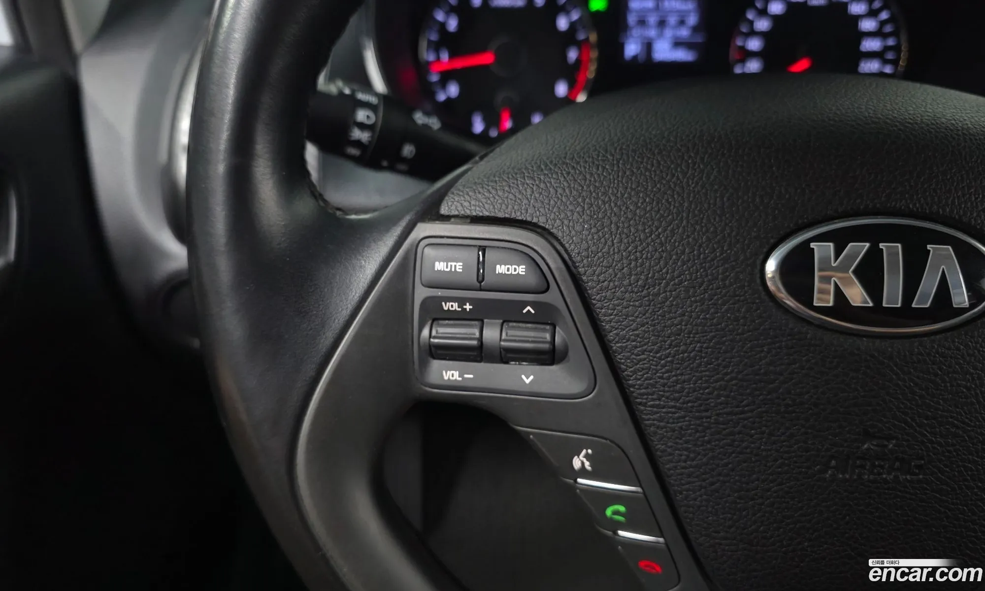Kia K3 2014 KNAFK412BFA882692 — 4