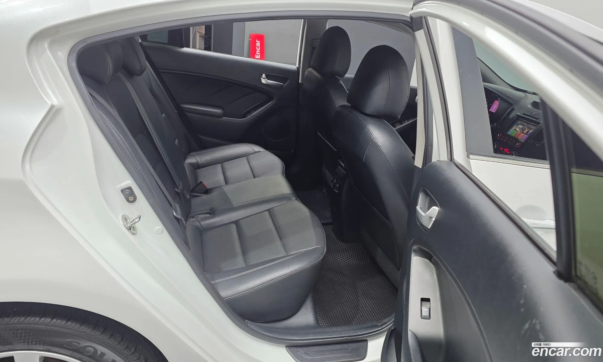 Kia K3 2014 KNAFK412BFA882692 — 17