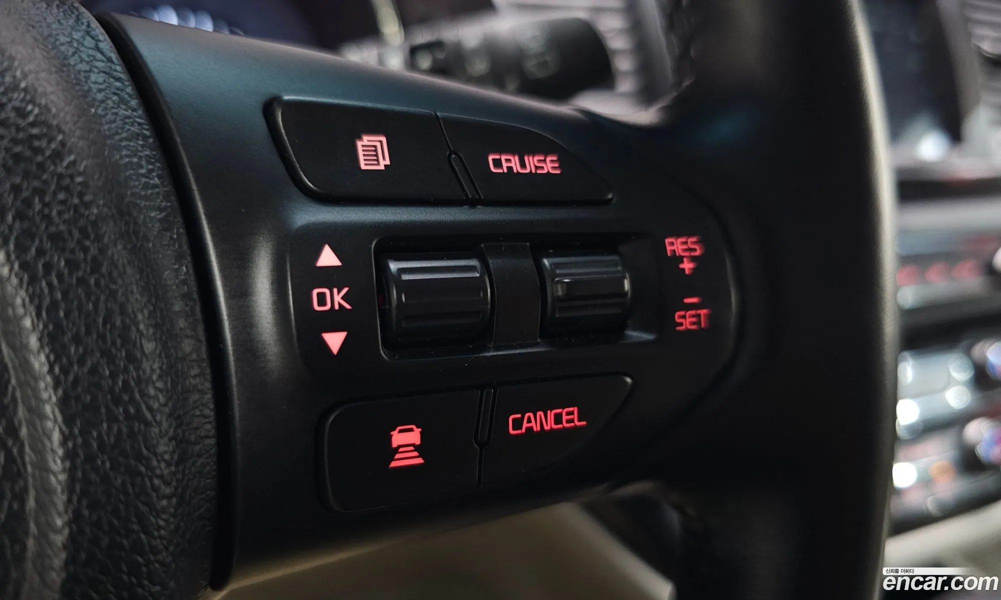 Kia Carnival 2018 KNAME81ABKS478695 — 18