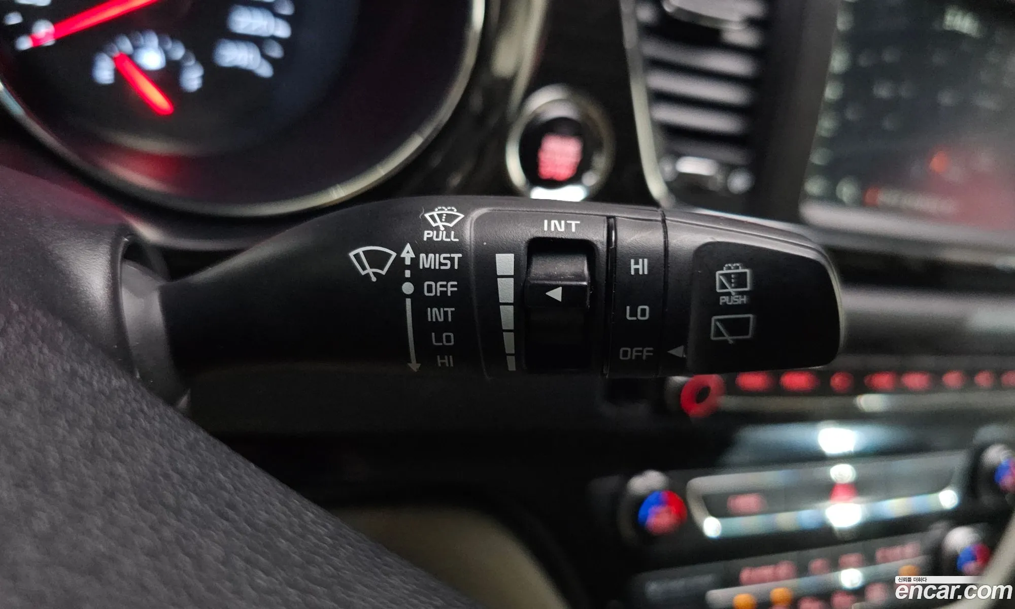 Kia Carnival 2018 KNAME81ABKS478695 — 28