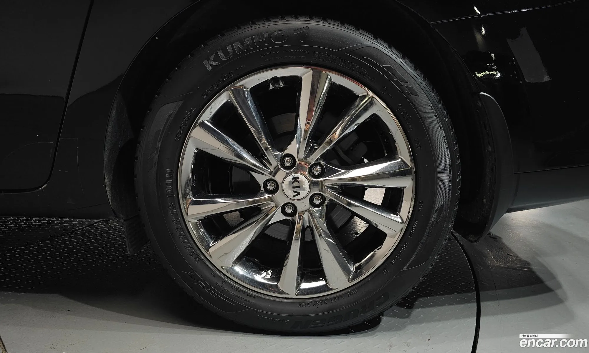 Kia Carnival 2018 KNAME81ABKS478695 — 4