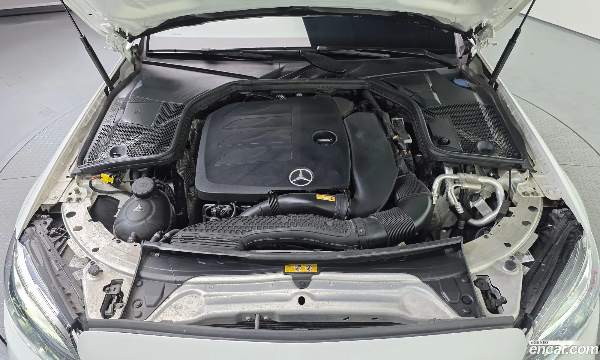 Mercedes-Benz C-Class W205 2020 — 19