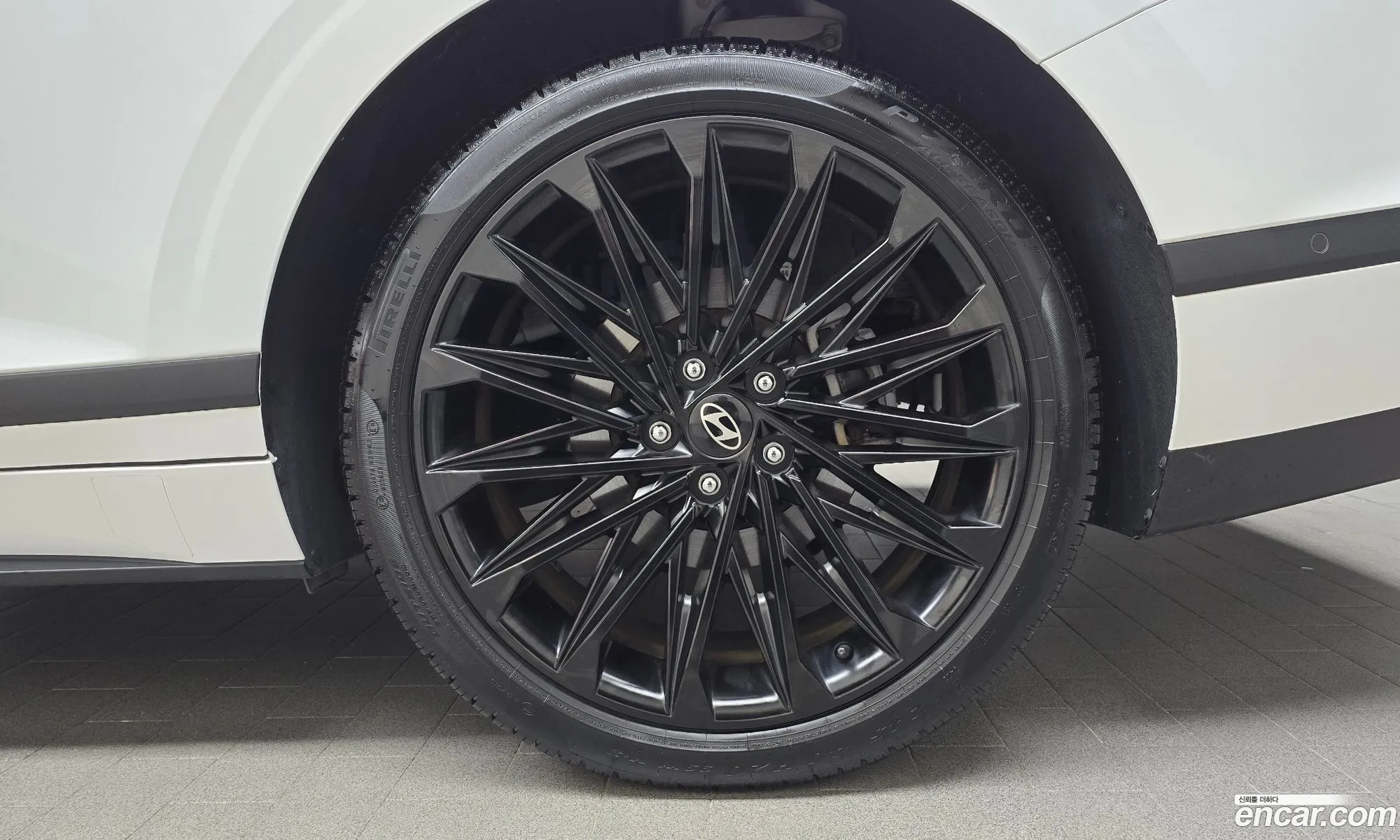 Hyundai Grandeur Hybrid 2023 — 19
